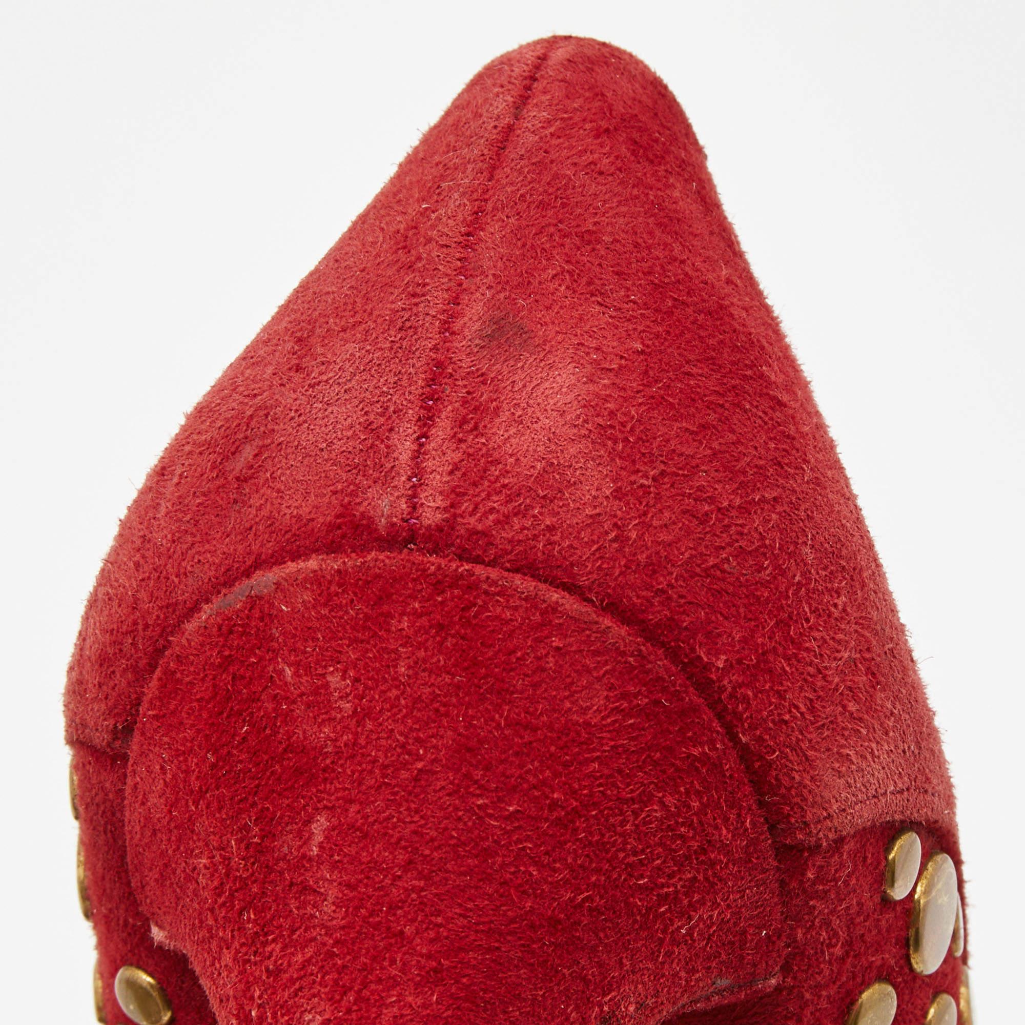 Stuart Weitzman escarpins cloutés rouge foncé taille 37 en vente 1