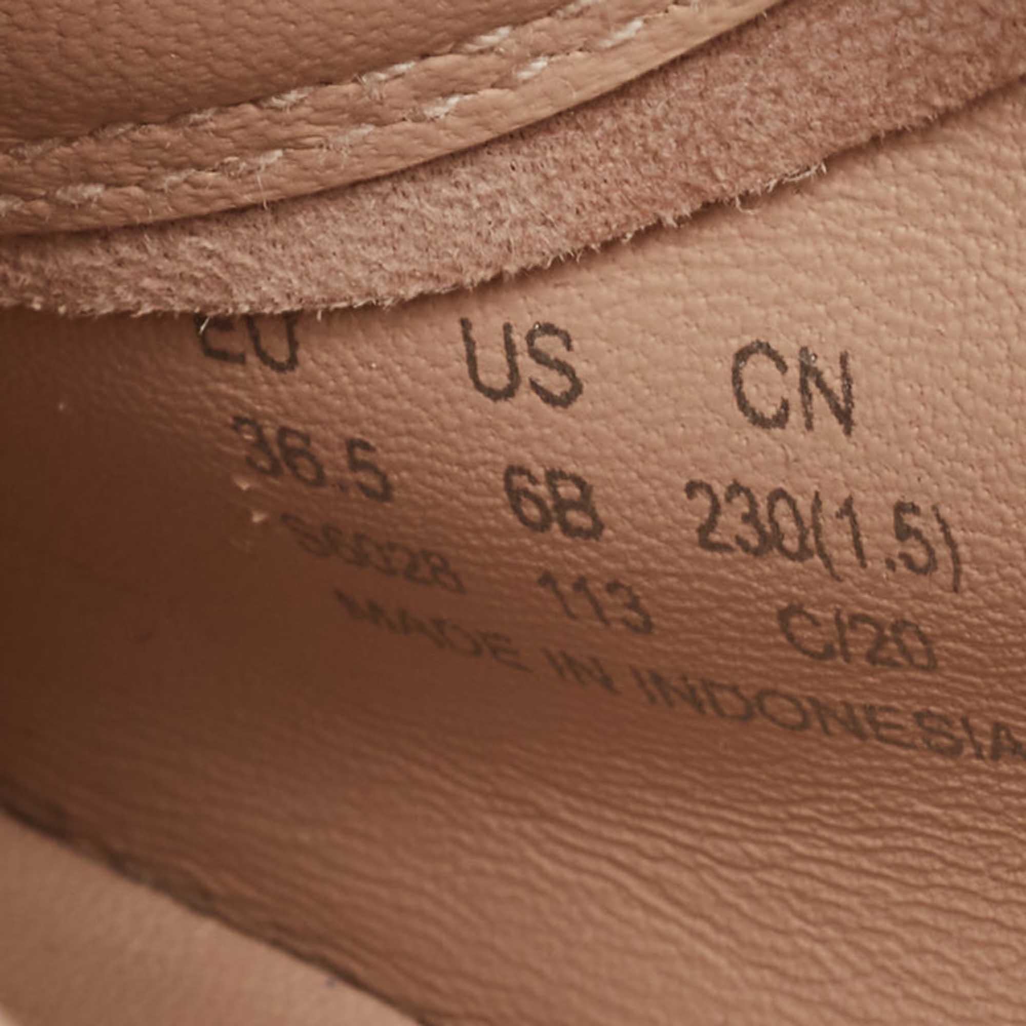 Baskets basses Stuart Weitzman rose poussiéreux en daim, taille 36,5 en vente 3