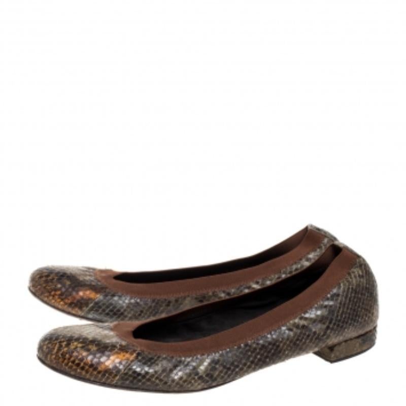 Stuart Weitzman Green Python Embossed Ballet Flats Size 41 For Sale 1