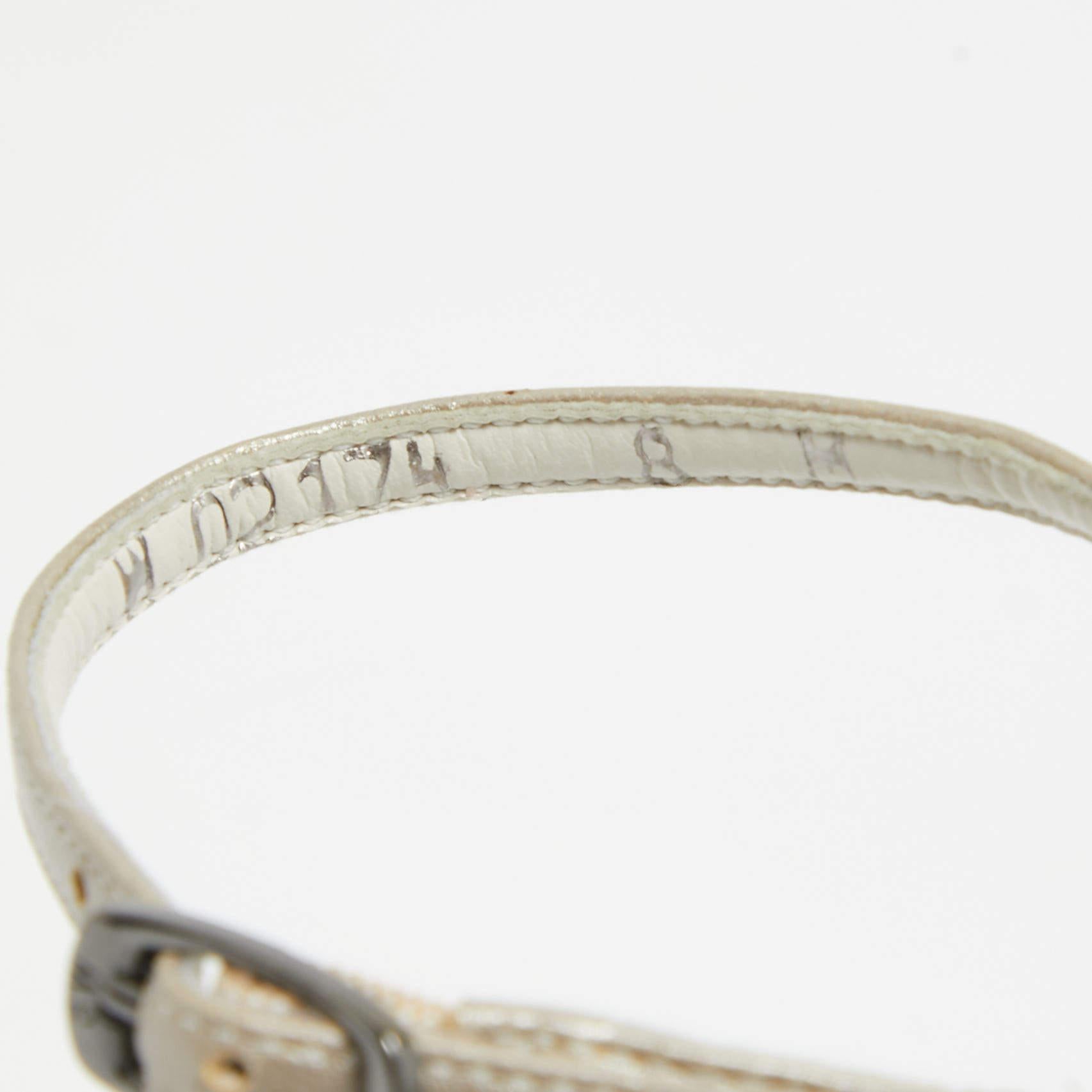Stuart Weitzman - Sandales à lanières à la cheville en cuir gris, taille 38,5 en vente 4
