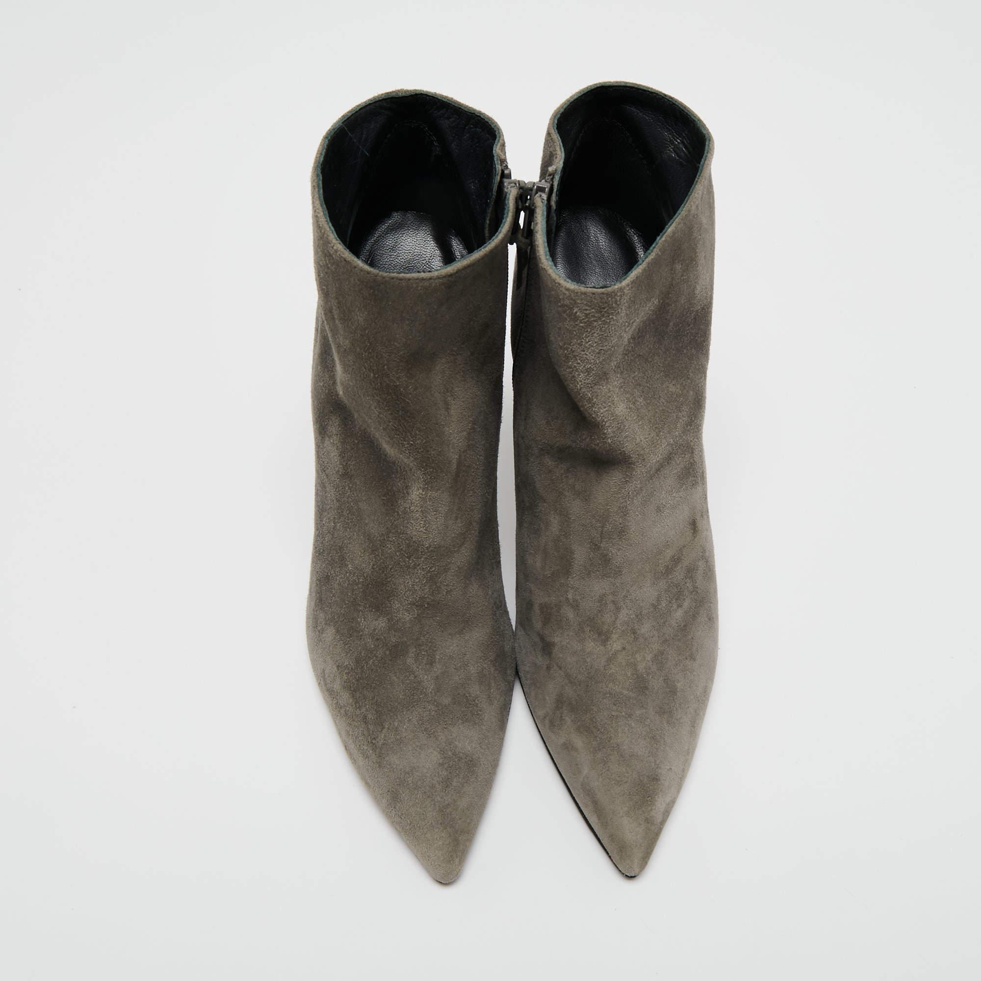 Gray Stuart Weitzman Grey Suede Ankle Boots Size 40 For Sale