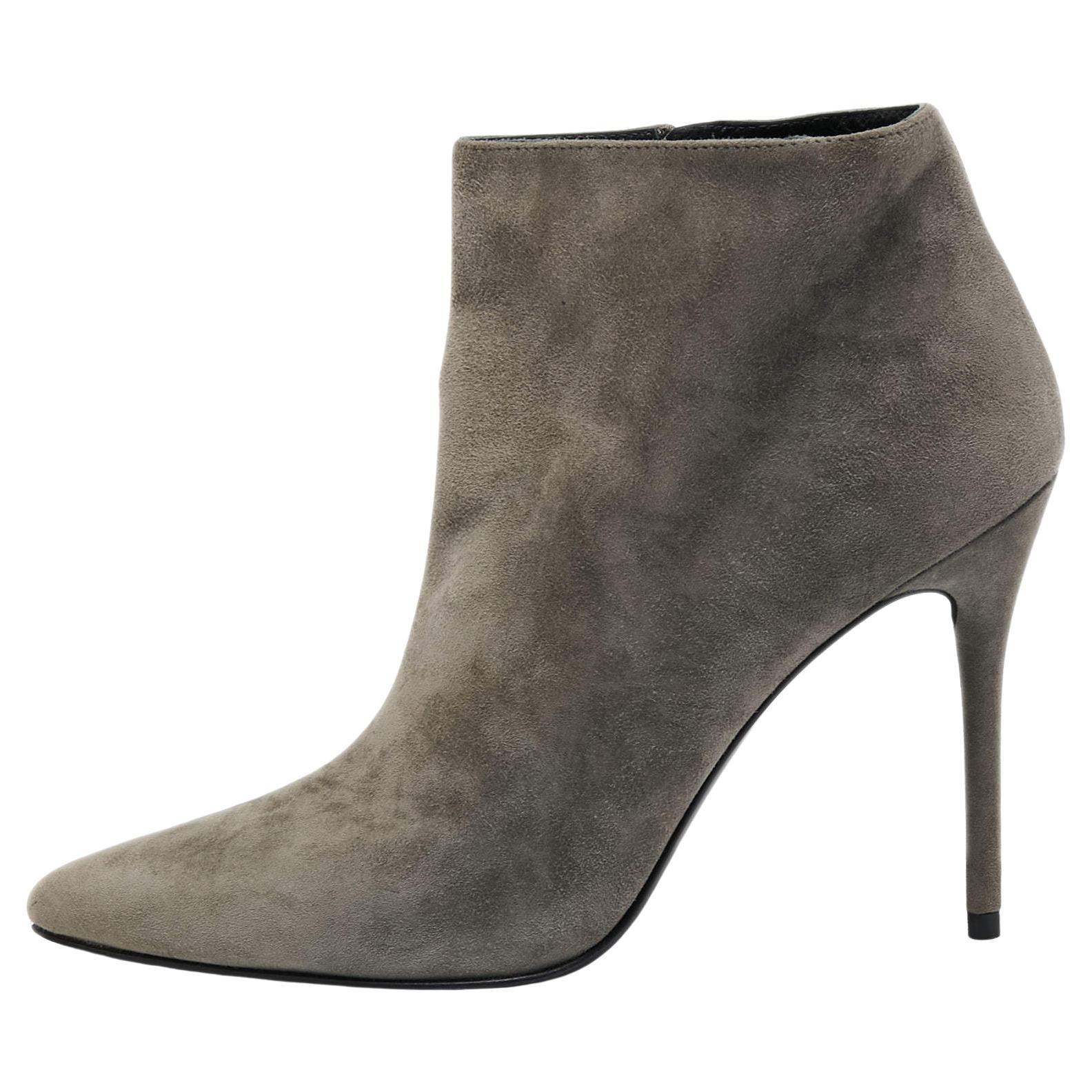 Stuart Weitzman Grey Suede Ankle Boots Size 40 For Sale
