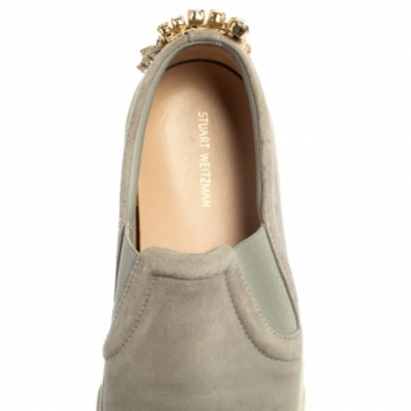 Stuart Weitzman Grey Suede Crystal Slip on Sneakers Size 38 In Good Condition For Sale In Dubai, Al Qouz 2