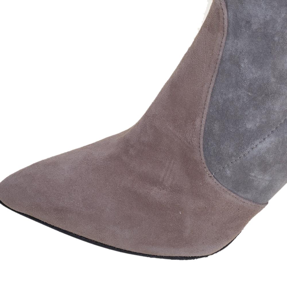 Stuart Weitzman Grey Suede Highland Over The Knee Boots Size 37.5 In New Condition In Dubai, Al Qouz 2