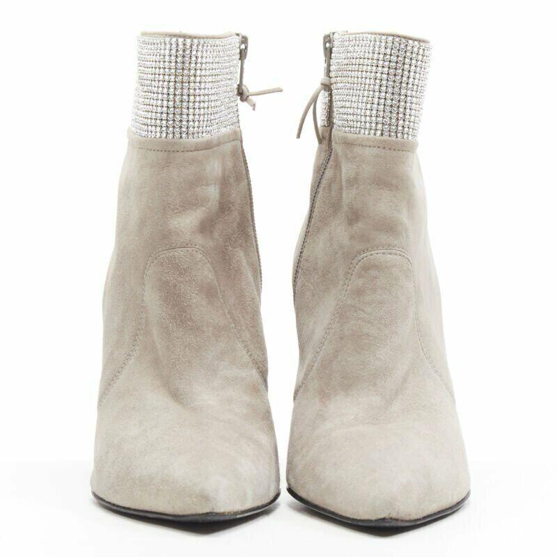 Beige STUART WEITZMAN Bottines Highbeams en daim fossile gris ornées de cristaux EU38.5 en vente