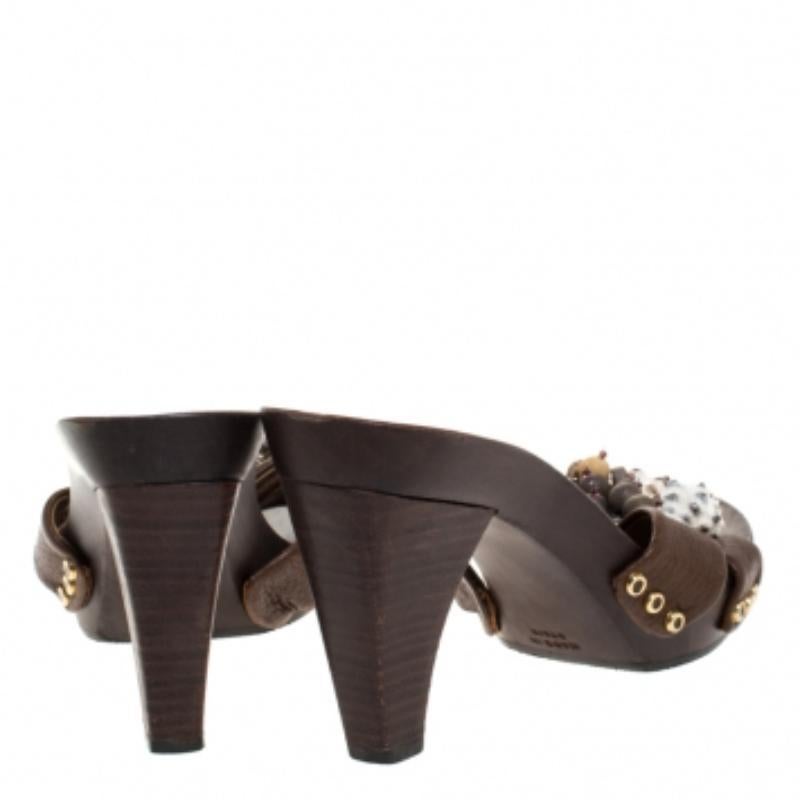 Stuart Weitzman Sandales à plateforme en bois en cuir avec coquille de conque Taille 37 en vente 1