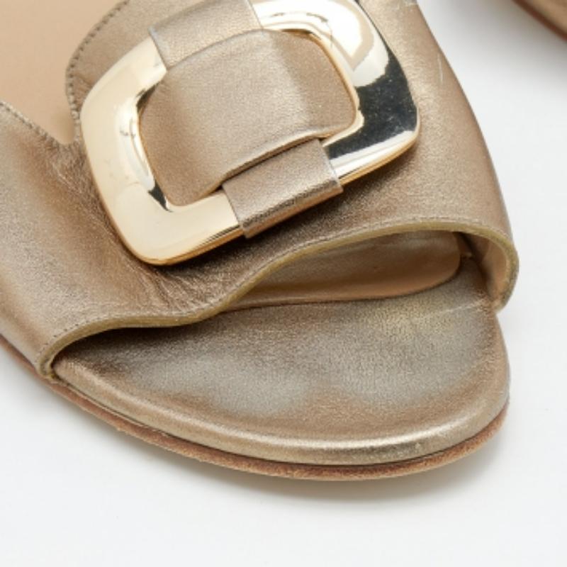 Donna Stuart Weitzman - Sandali in pelle oro metallizzato taglia 39 in vendita