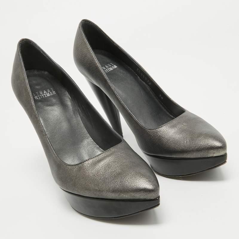 Stuart Weitzman escarpins à plateforme gris métallisé, taille 38 Bon état - En vente à Dubai, Al Qouz 2