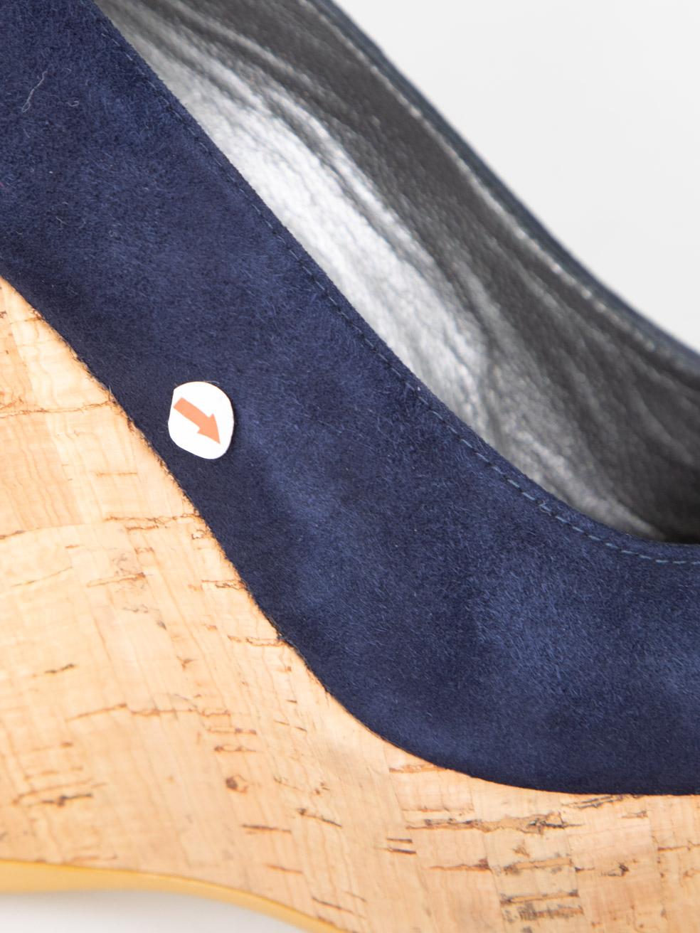 Stuart Weitzman Navy Suede Cork Heel Wedges Size US 6.5 en vente 2