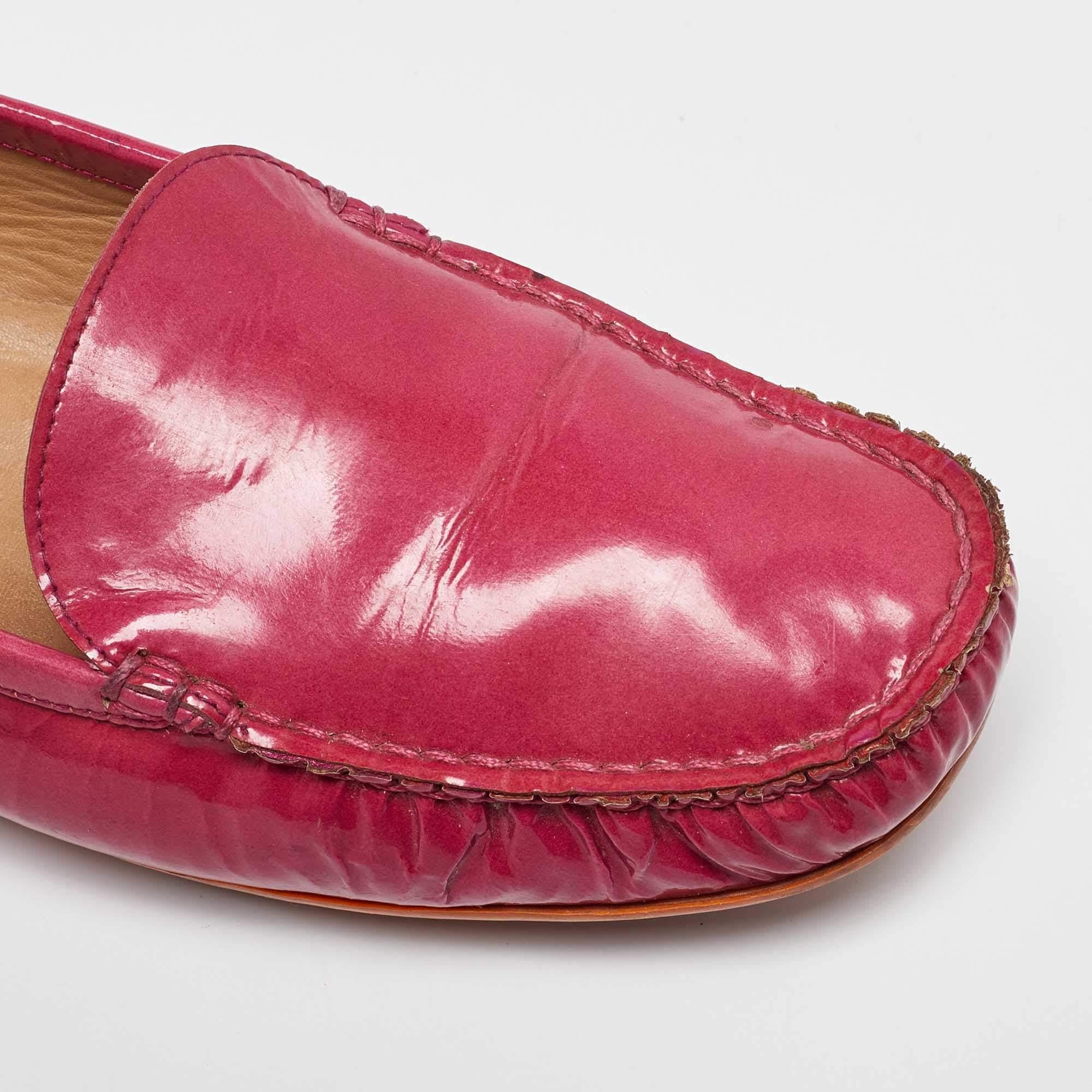 Stuart Weitzman Mocasines de charol rosa Talla 39.5 en venta 2