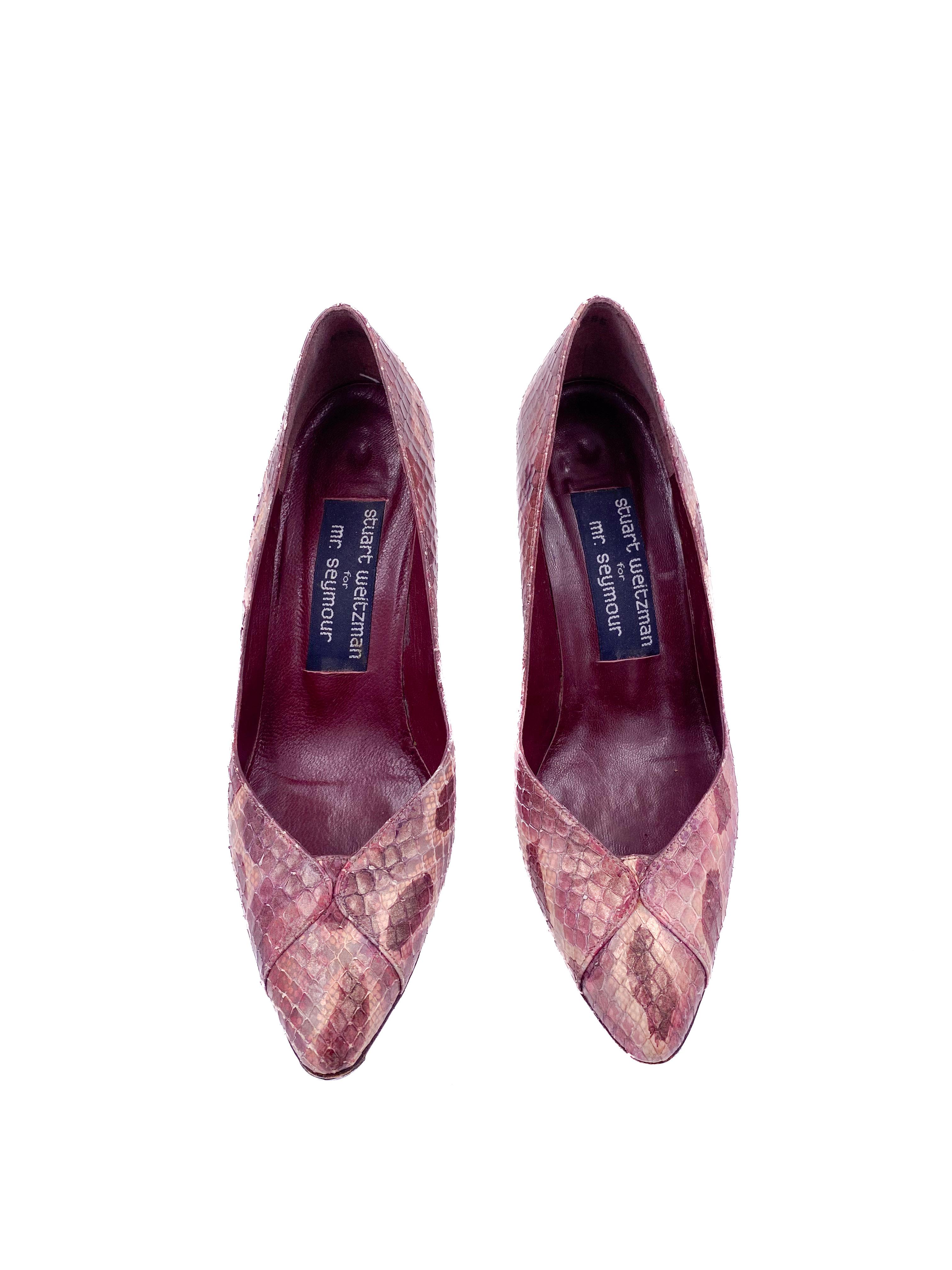Ces escarpins Stuart Weitzman en cuir de serpent violet et magenta sont des incontournables de la mode. Avec un bout fermé classique et un style escarpin, ils ajoutent une touche de luxe à toutes les tenues.

Taille : 5.5



TOUTES LES VENTES SONT