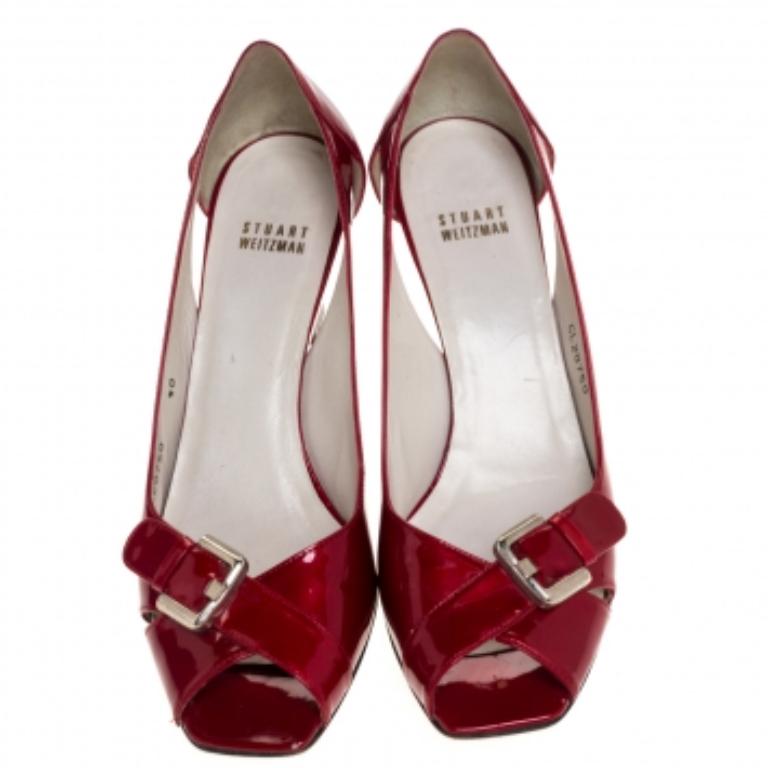Women's Stuart Weitzman Red Patent Leather Buckle Detail Open Toe Wedge Pumps Size 40 For Sale
