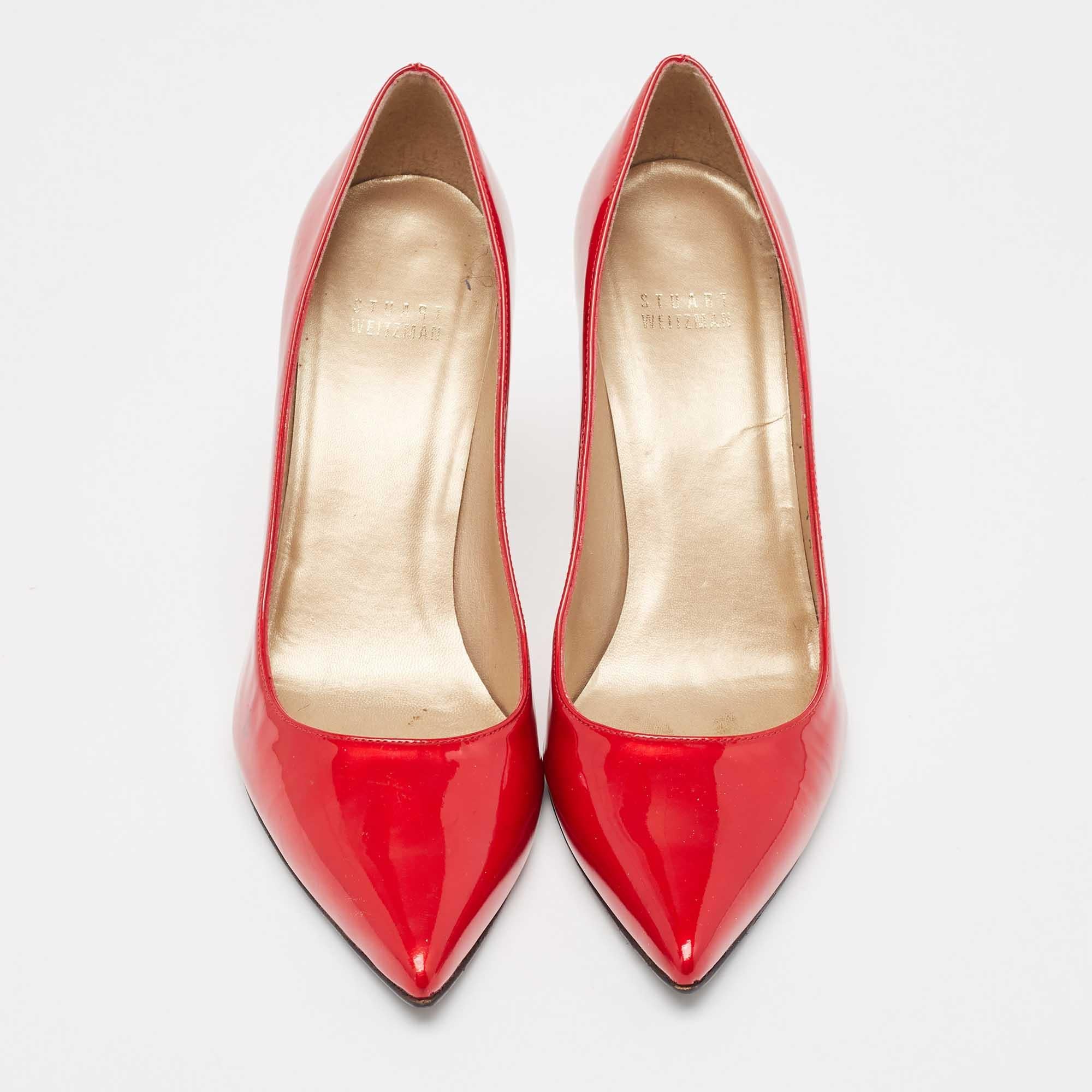 Rouge Stuart Weitzman - Escarpins Stuart en cuir verni rouge, taille 39 en vente