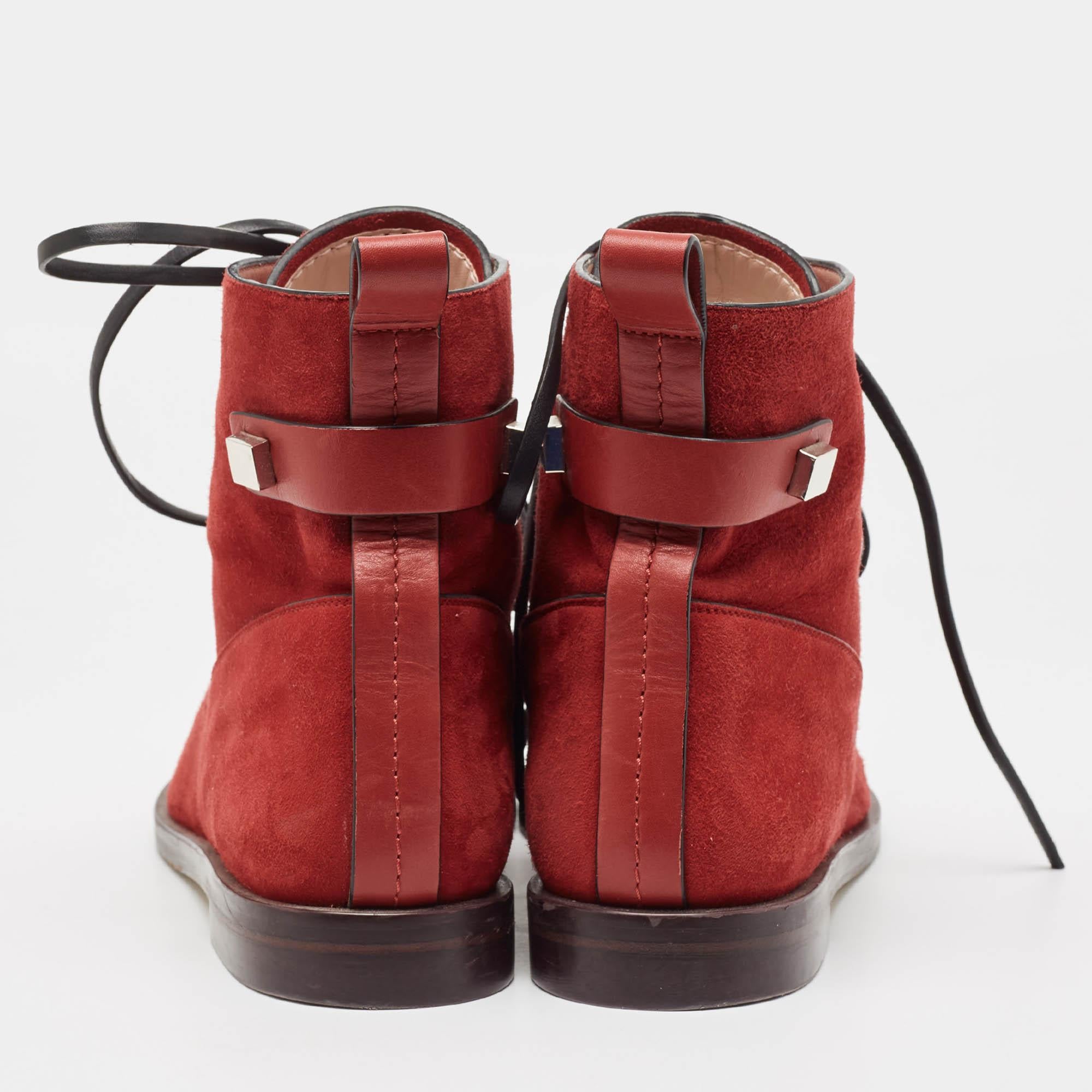 Stuart Weitzman - Bottines rouges en daim et cuir, taille 42,5 Pour femmes en vente