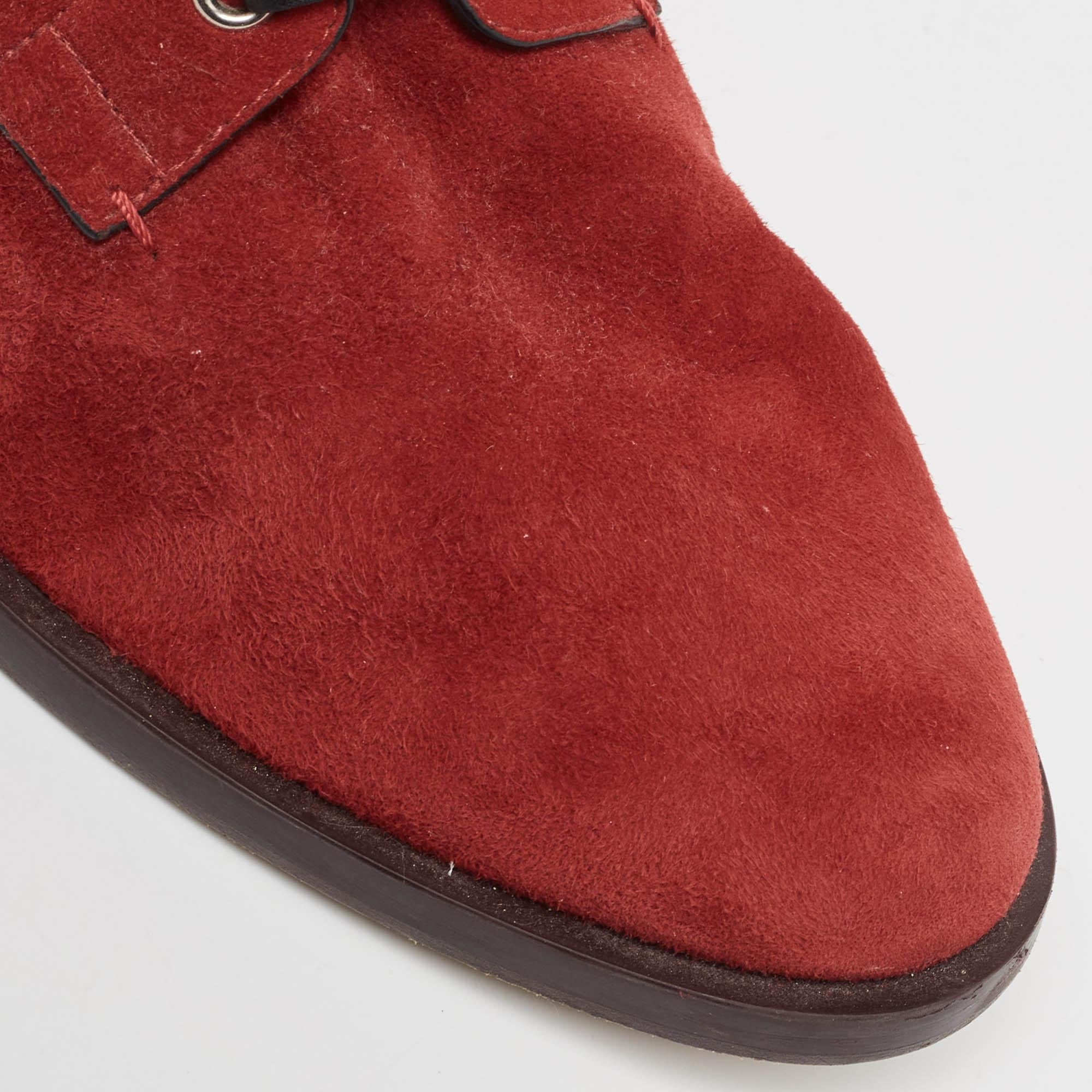 Stuart Weitzman - Bottines rouges en daim et cuir, taille 42,5 en vente 2