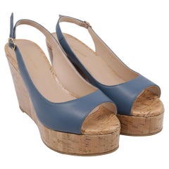 Sandali con zeppa e cinturino posteriore Stuart Weitzman Riveria in pelle blu