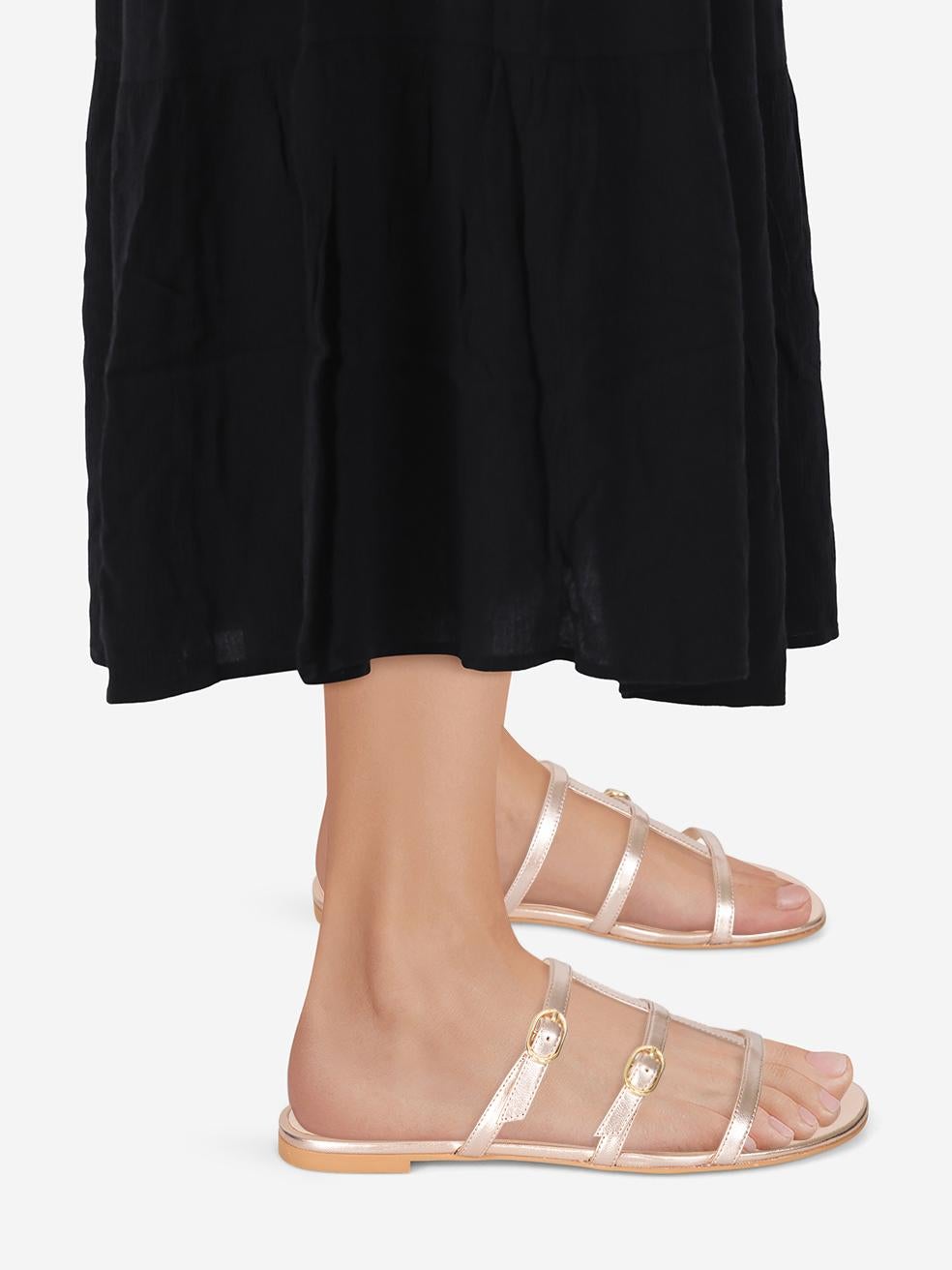 CONDITION est Jamais porté. Aucune usure visible des sandales n'est évidente sur ce nouvel article de revente Stuart Weitzman designer. Cette paire de chaussures est livrée dans son sac à poussière et sa boîte d'origine.
 

 Détails
 

 

 Modèle :