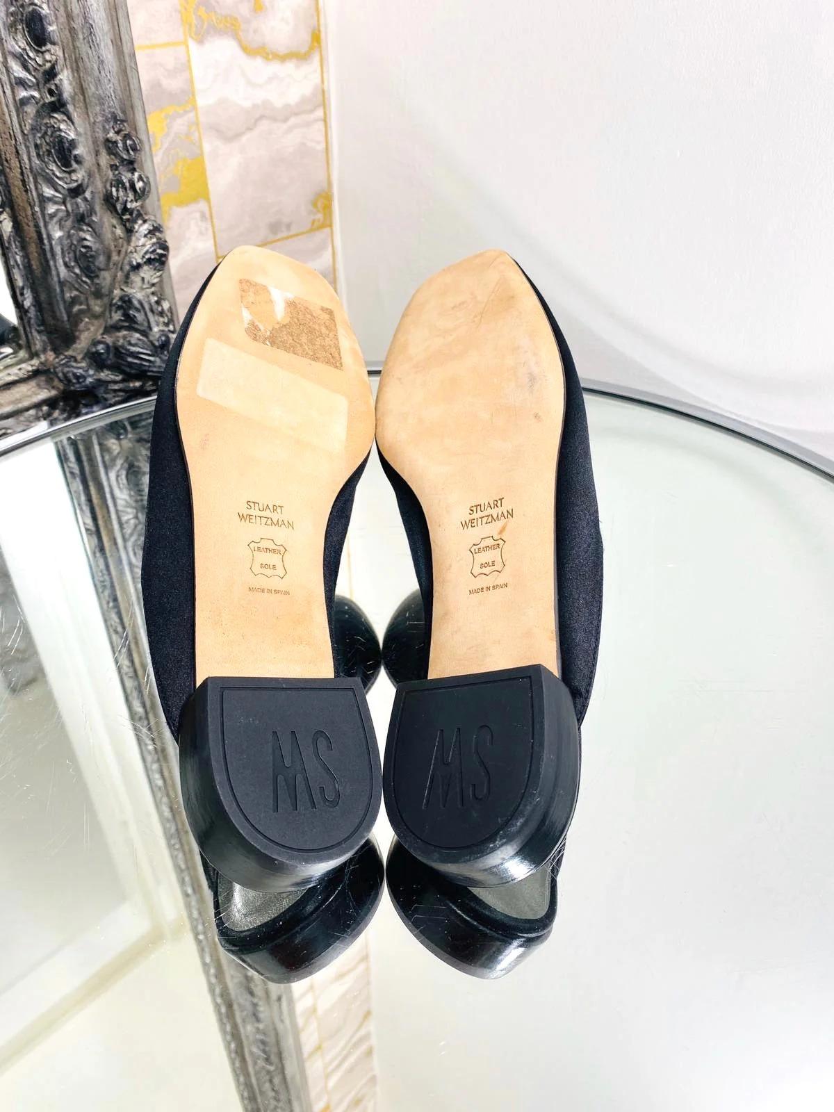 Stuart Weitzaman Satin Mules

Square fronts with slight heel. Slip ons.

Additional information:
Size – 38 - 8M
Condition – Very Good