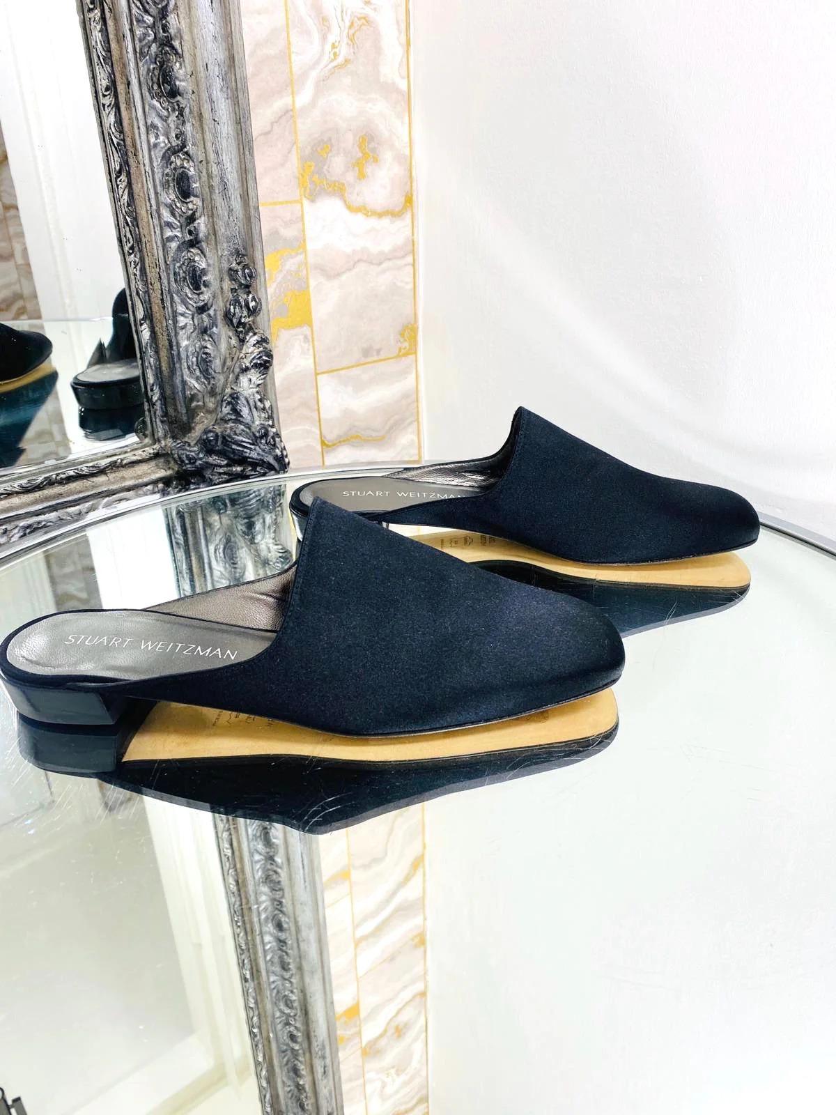 Stuart Weitzman Satin Mules In Excellent Condition For Sale In London, GB