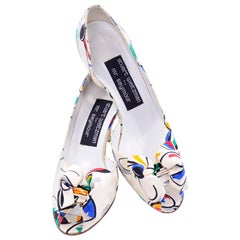 Stuart Weitzman - Chaussures à talons à bout ouvert en tissu imprimé floral vintage avec nœud, Taille 7