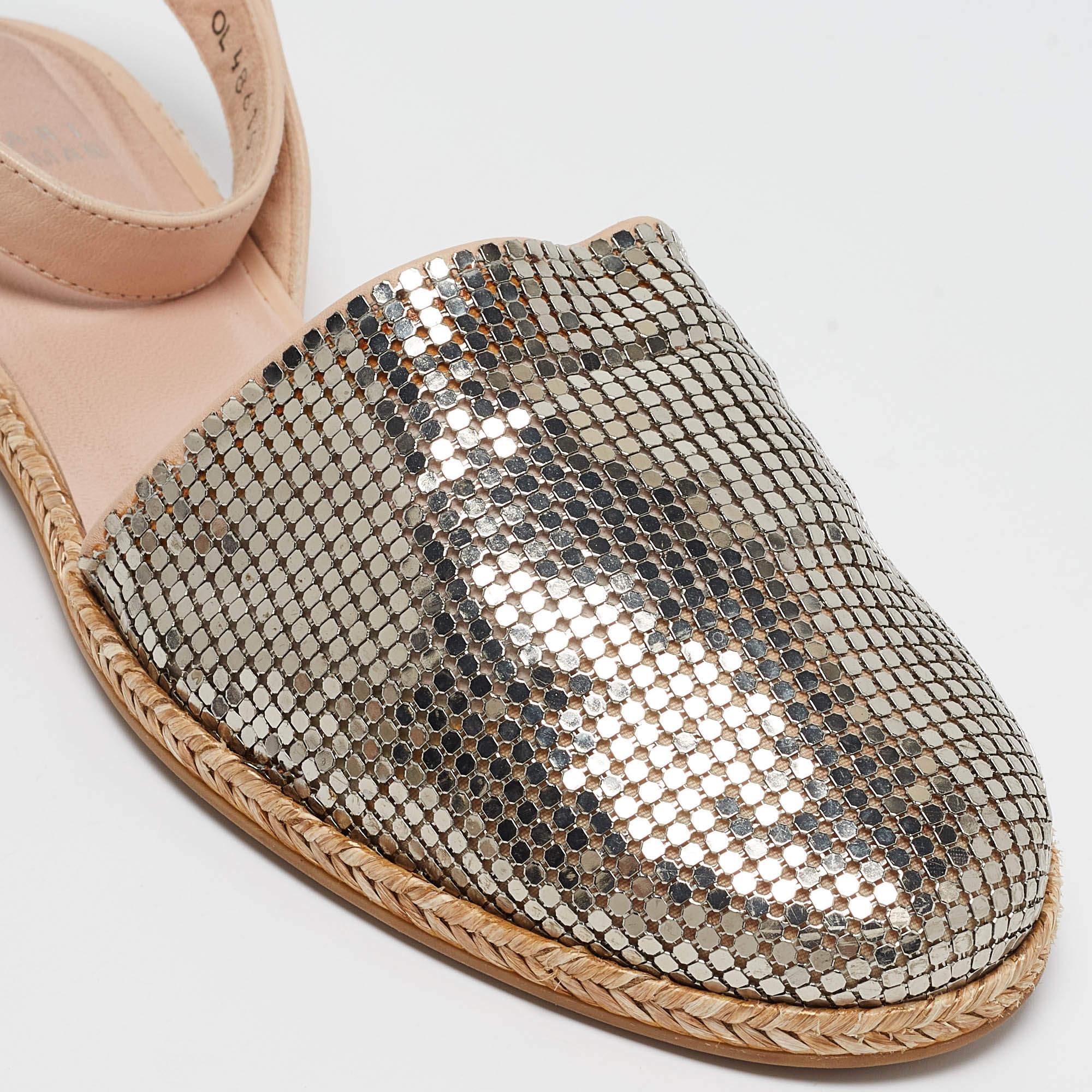 Stuart Weitzman Espadrillas colorblock in metallo e pelle argento/beige misura 38 in vendita 2