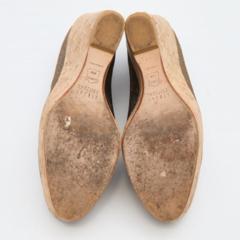 Stuart Weitzman Argento/Oro in tessuto lurex con zeppa in sughero Taglia 38,5 in vendita 2