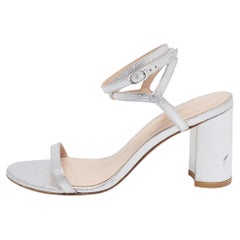 Stuart Weitzman - Sandales enveloppantes en cuir argenté, taille 38,5