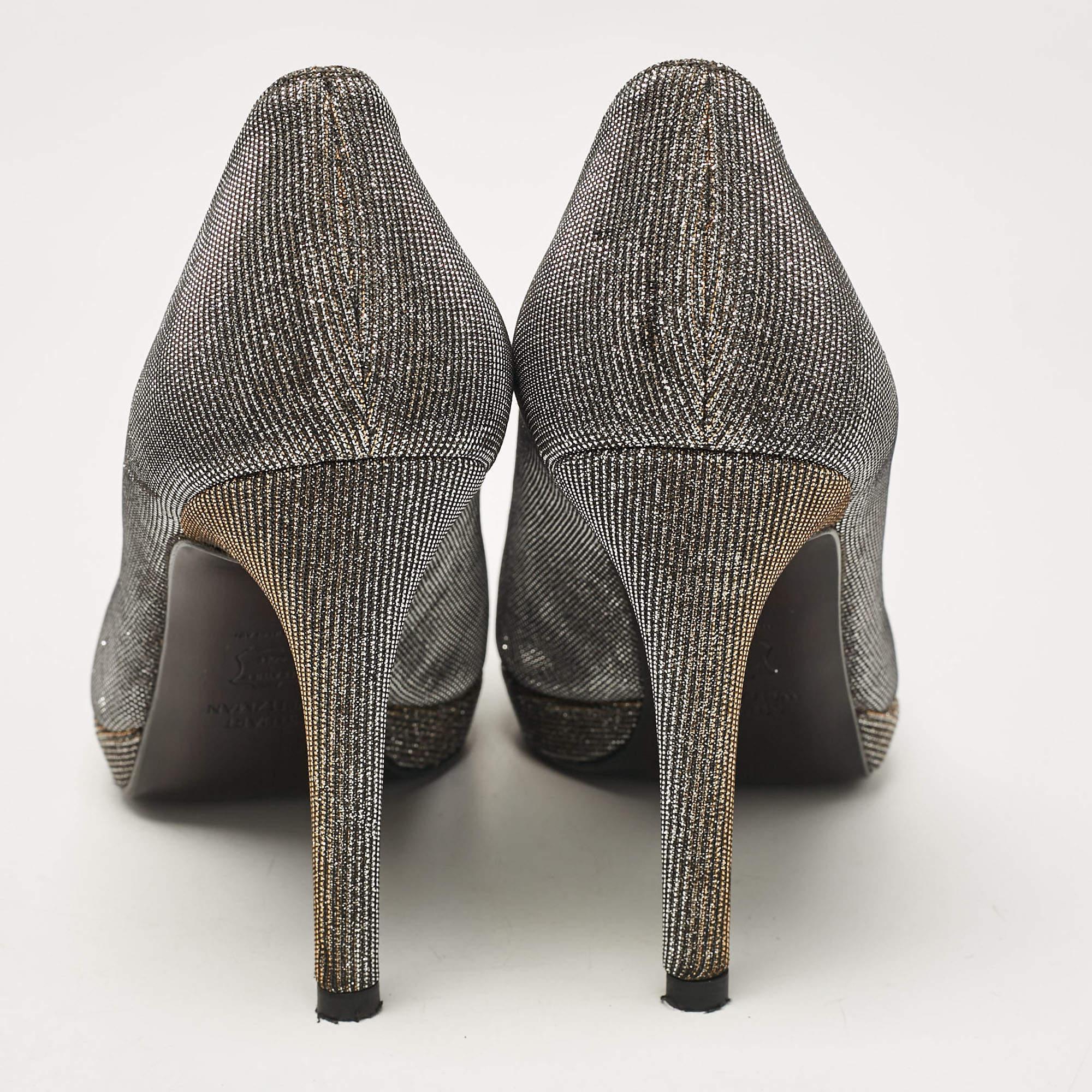 Stuart Weitzman escarpins à bout pointu en tissu lurex argenté taille 37 Pour femmes en vente