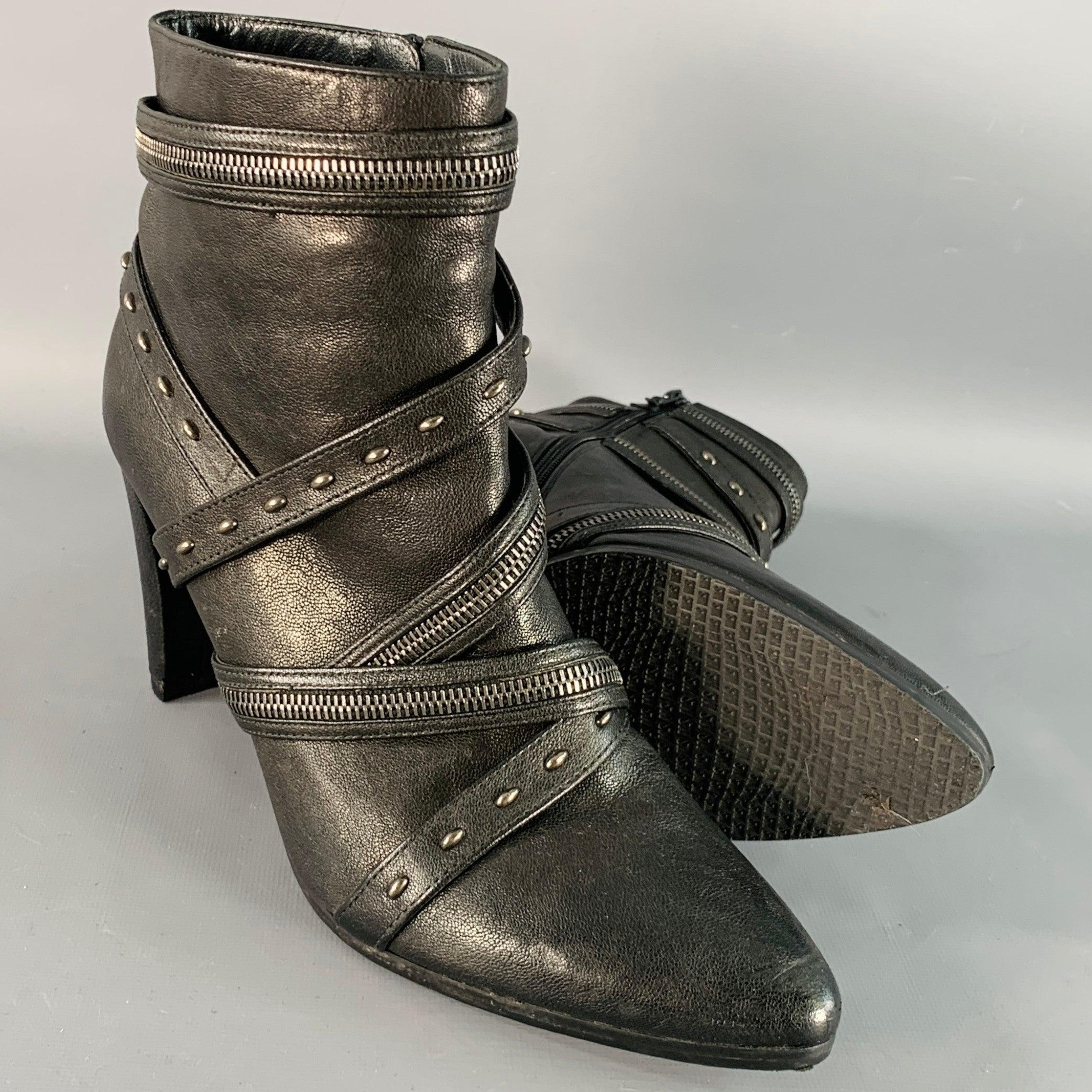 STUART WEITZMAN Größe 10 Schwarz Nieten Reißverschlüsse Lederstiefel im Angebot 1