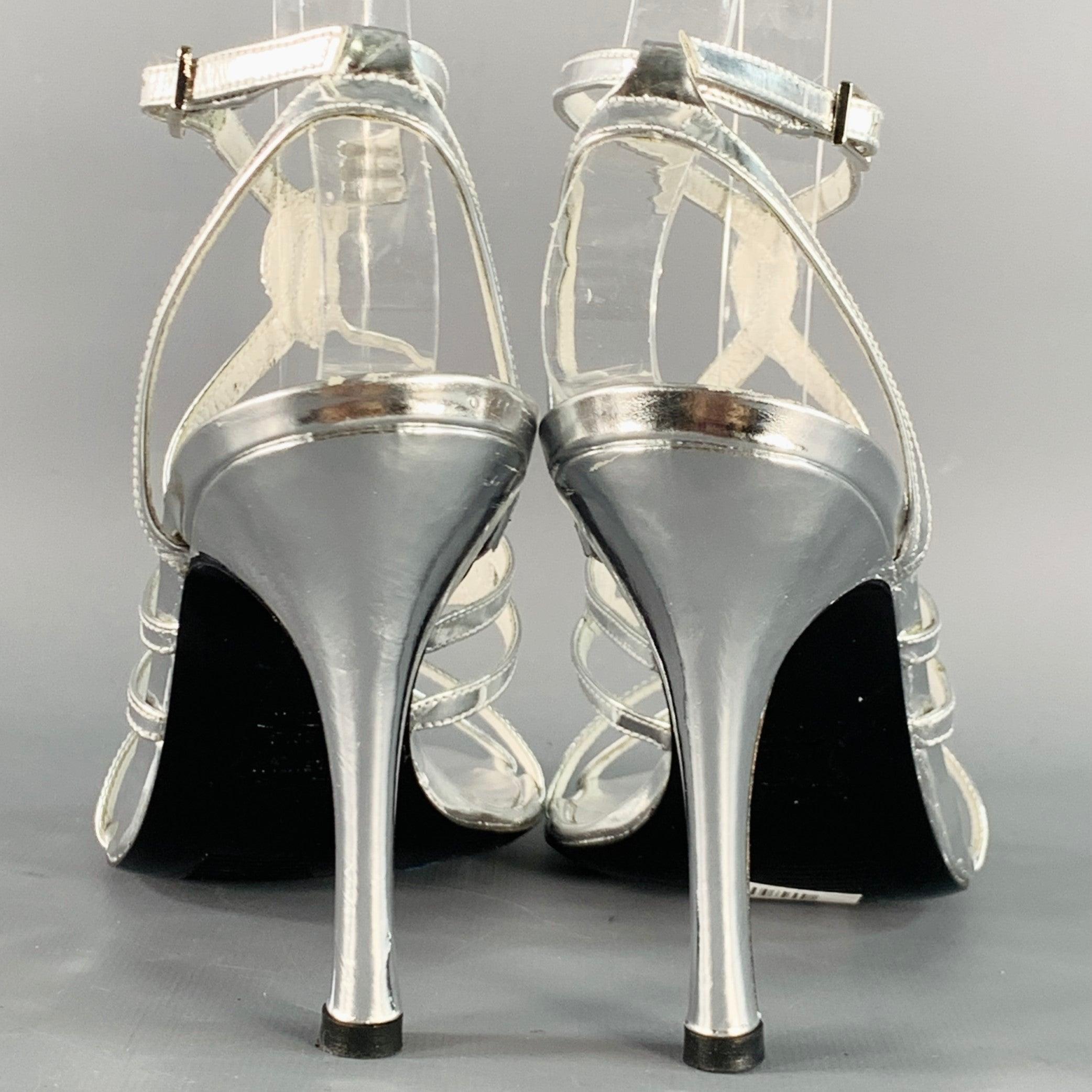 STUART WEITZMAN Size 6 Metallic Silver Patent Leather Strappy Ankle Strap Sandals In Good Condition For Sale In San Francisco, CA