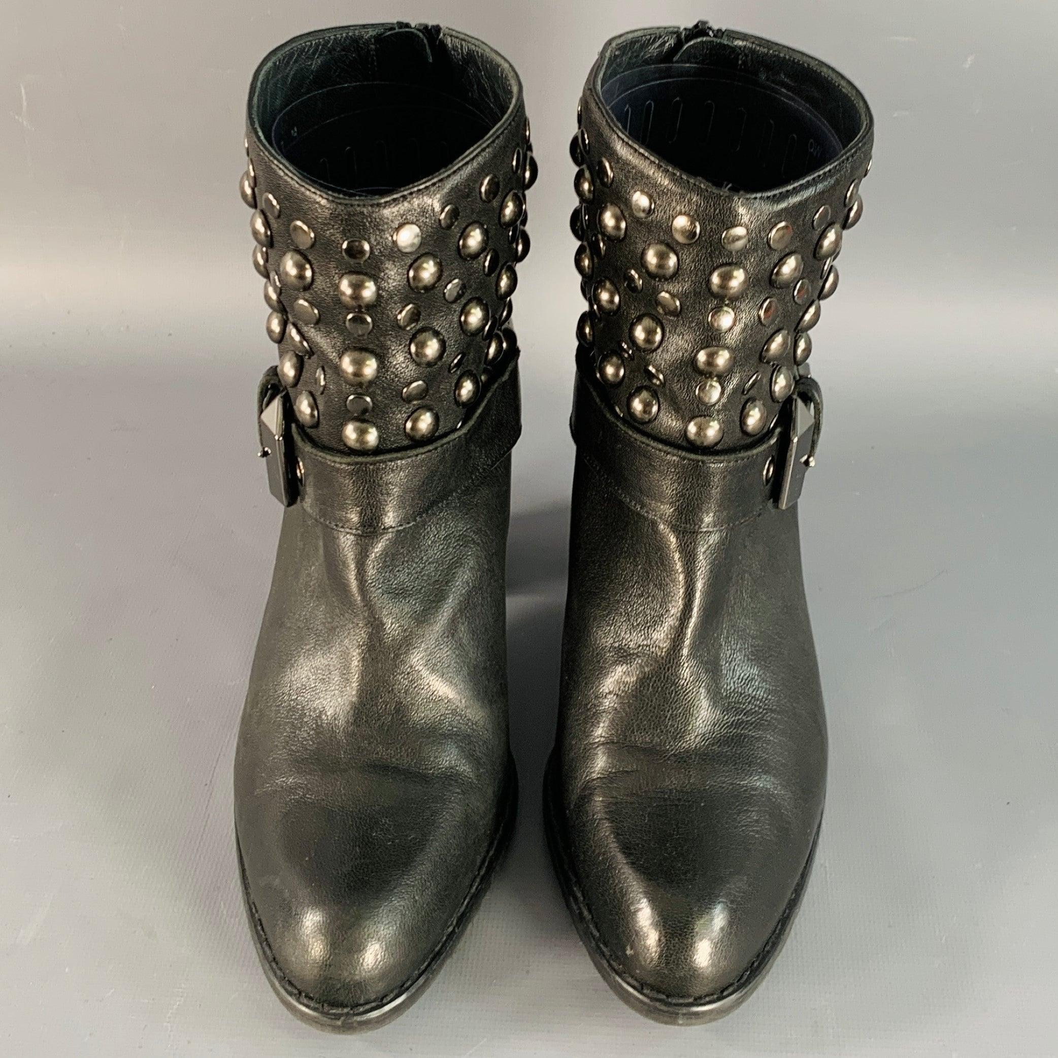 STUART WEITZMAN Größe 7 Schwarz Leder Nieten Zip Belted Ankle Booties Damen im Angebot