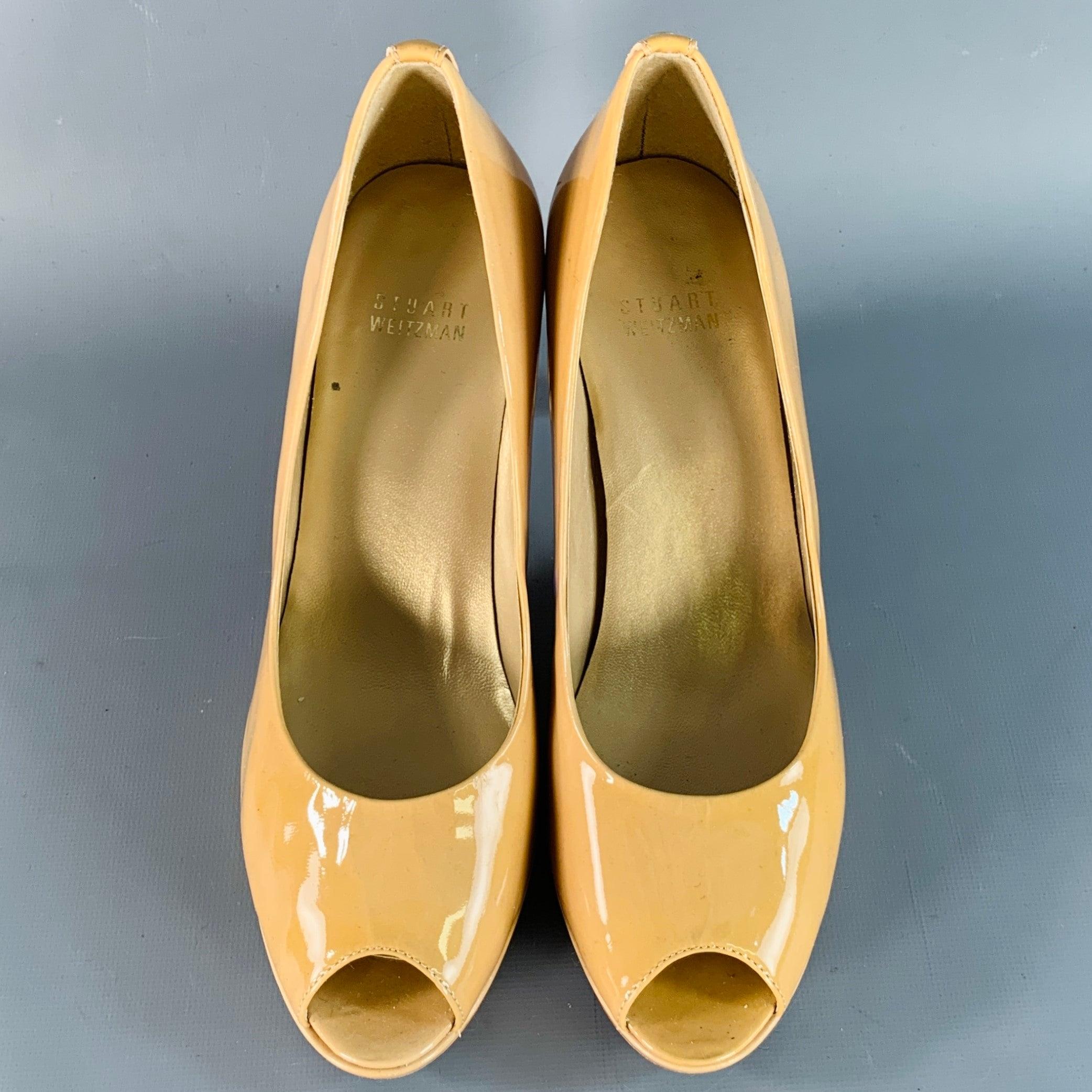 STUART WEITZMAN Größe 7 Tan Patent Leder Peep Toe Pumps im Zustand „Gut“ im Angebot in San Francisco, CA