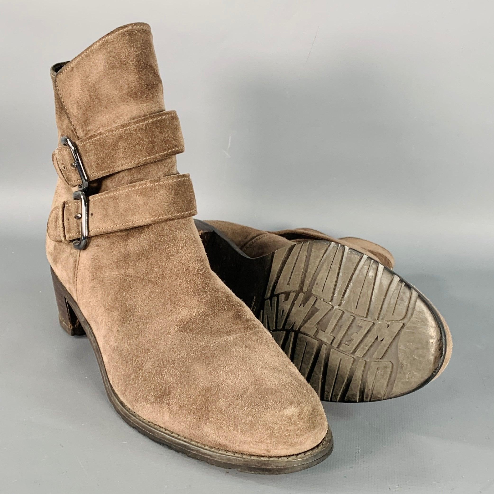 STUART WEITZMAN Größe 9.5 Braun Wildleder Schnalle Knöchel Stiefel im Angebot 1
