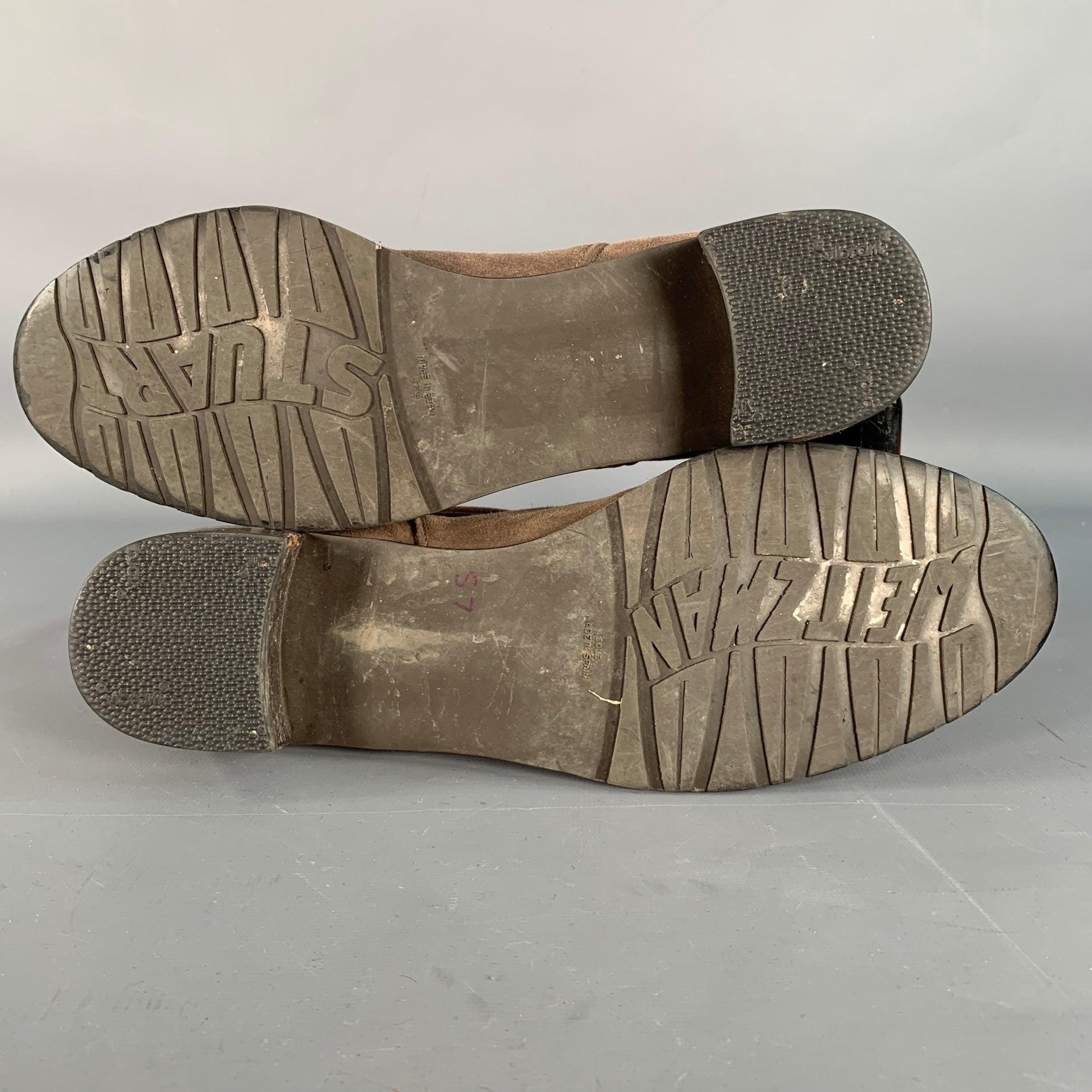 STUART WEITZMAN Größe 9.5 Braun Wildleder Schnalle Knöchel Stiefel im Angebot 2