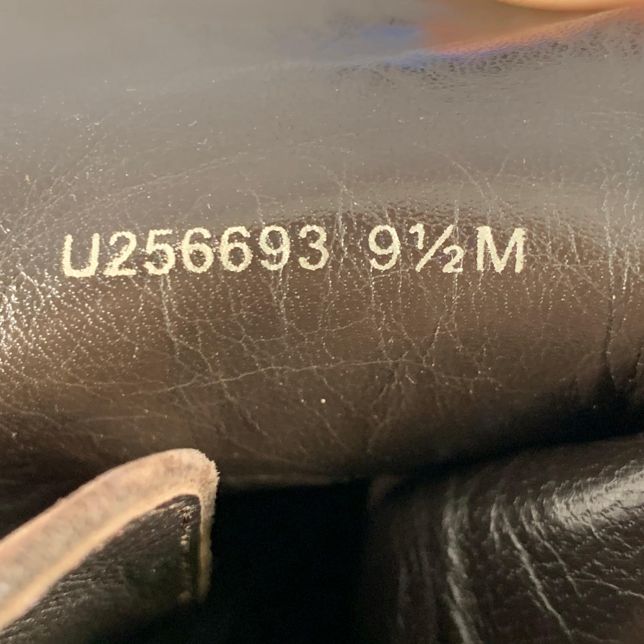 STUART WEITZMAN Größe 9.5 Braun Wildleder Schnalle Knöchel Stiefel im Angebot 3