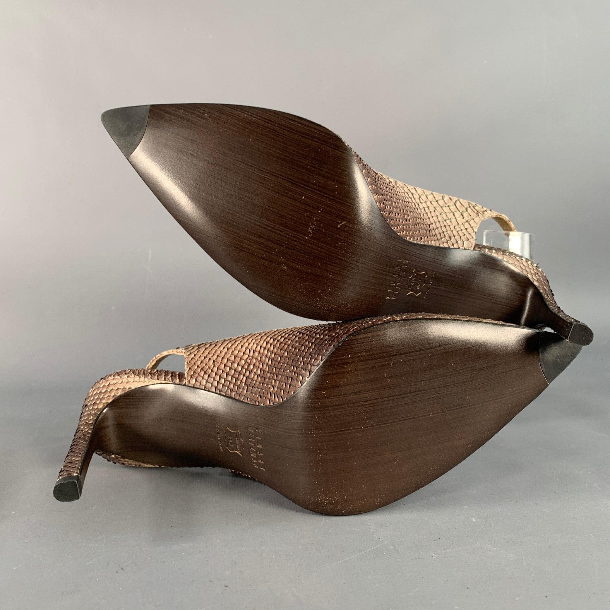 STUART WEITZMAN Size 9.5 Daisy Grey Gold Textured Snakeskin Effect Leather Slingback Pumps For Sale 2