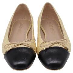Stuart Weitzman Sleek Bow Ballet Flats in Cream Raffia