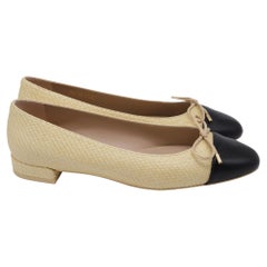Stuart Weitzman Sleek Bow Ballet Flats in Cream Raffia