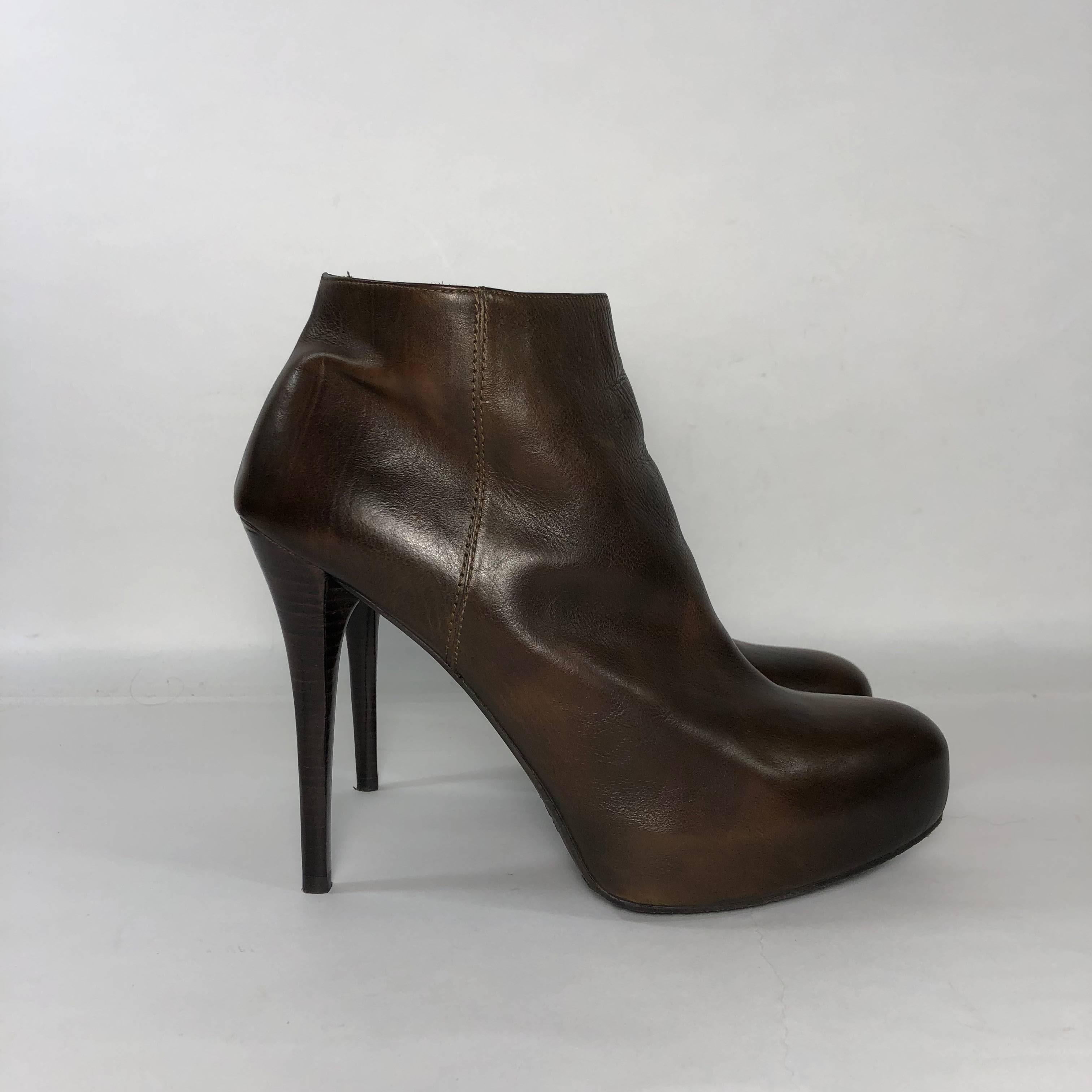 Black Stuart Weitzman Stiletto Ankle Boot Platform in Burnished Brown Leather For Sale