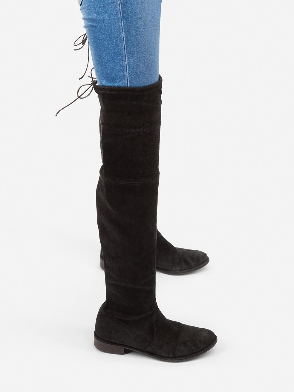 CONDITION is Very good. Minimal wear to the boots is evident. Abrasion on both heels, both sides of the left shoe and the right side of the right shoe on this used Stuart Weitzman designer resale item. Please note the size label is missing.
 
 
 
