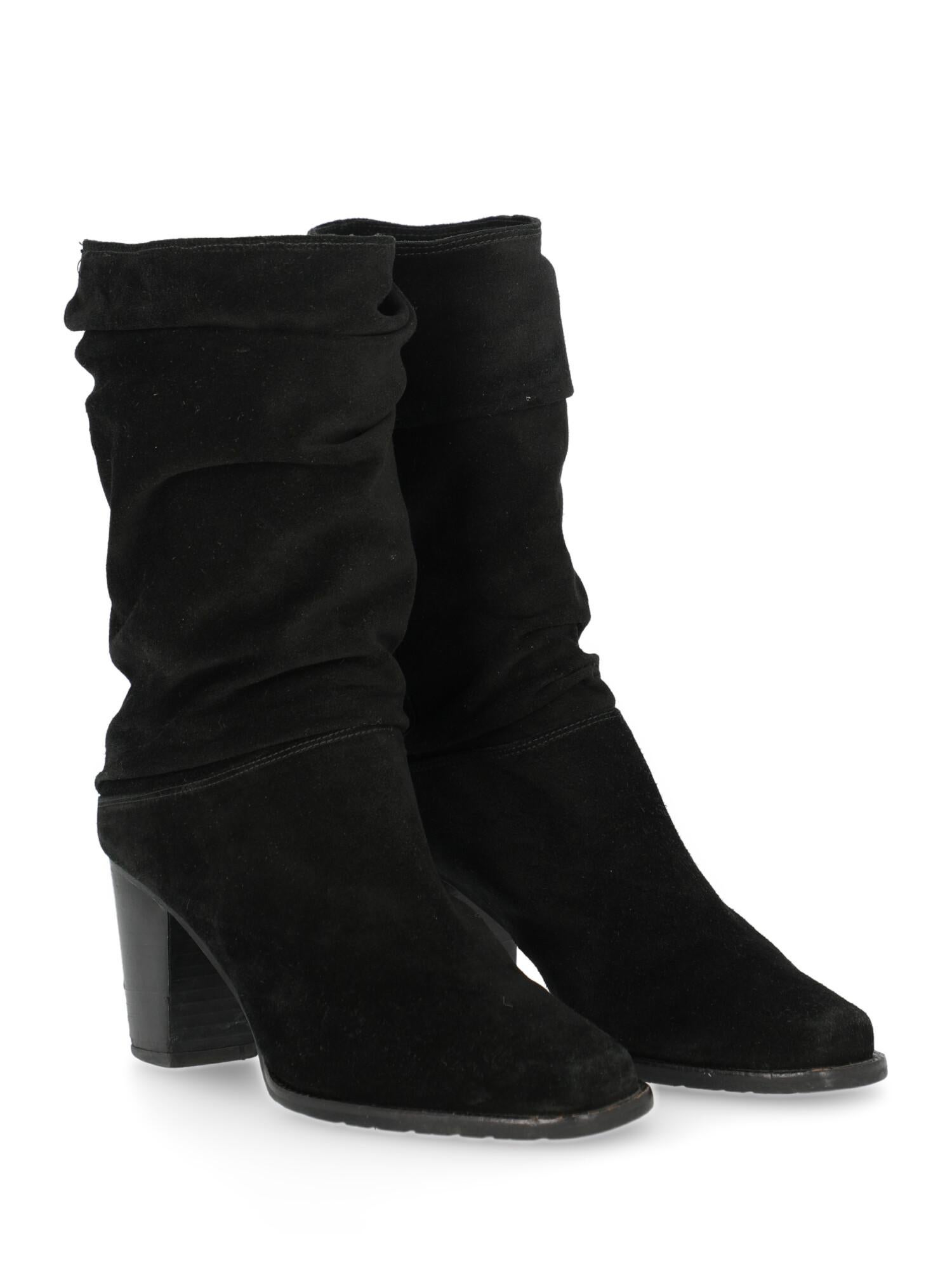 Ankle boots, leather, solid color, internal logo, suede, square toe, leather insole, non-slip sole, block heel, low and flat heel, leather lining. Product Condition: Good. Heel: visible marks. Sole: visible sign of use. Upper: slightly visible