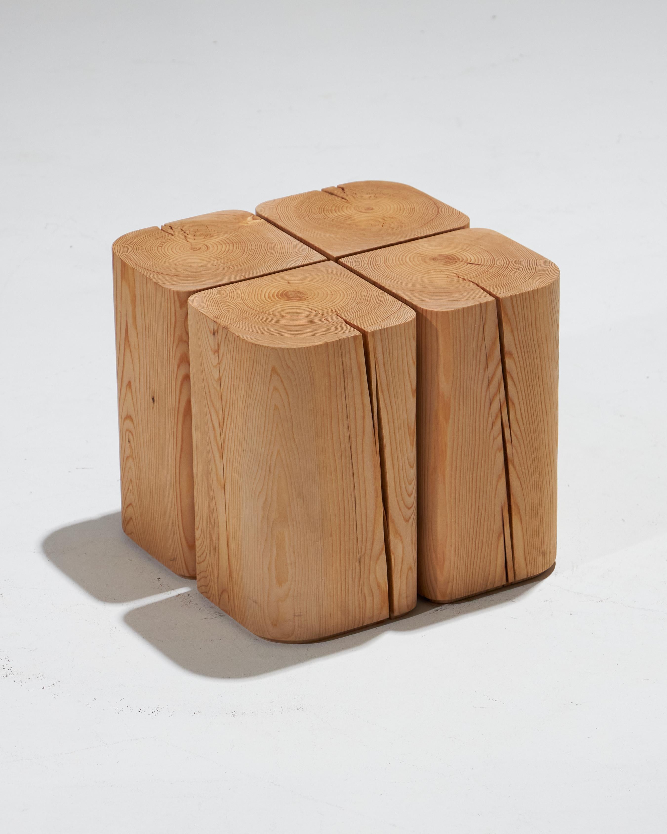 Table d'appoint Stubby Timbre Excellent état - En vente à PARIS, FR