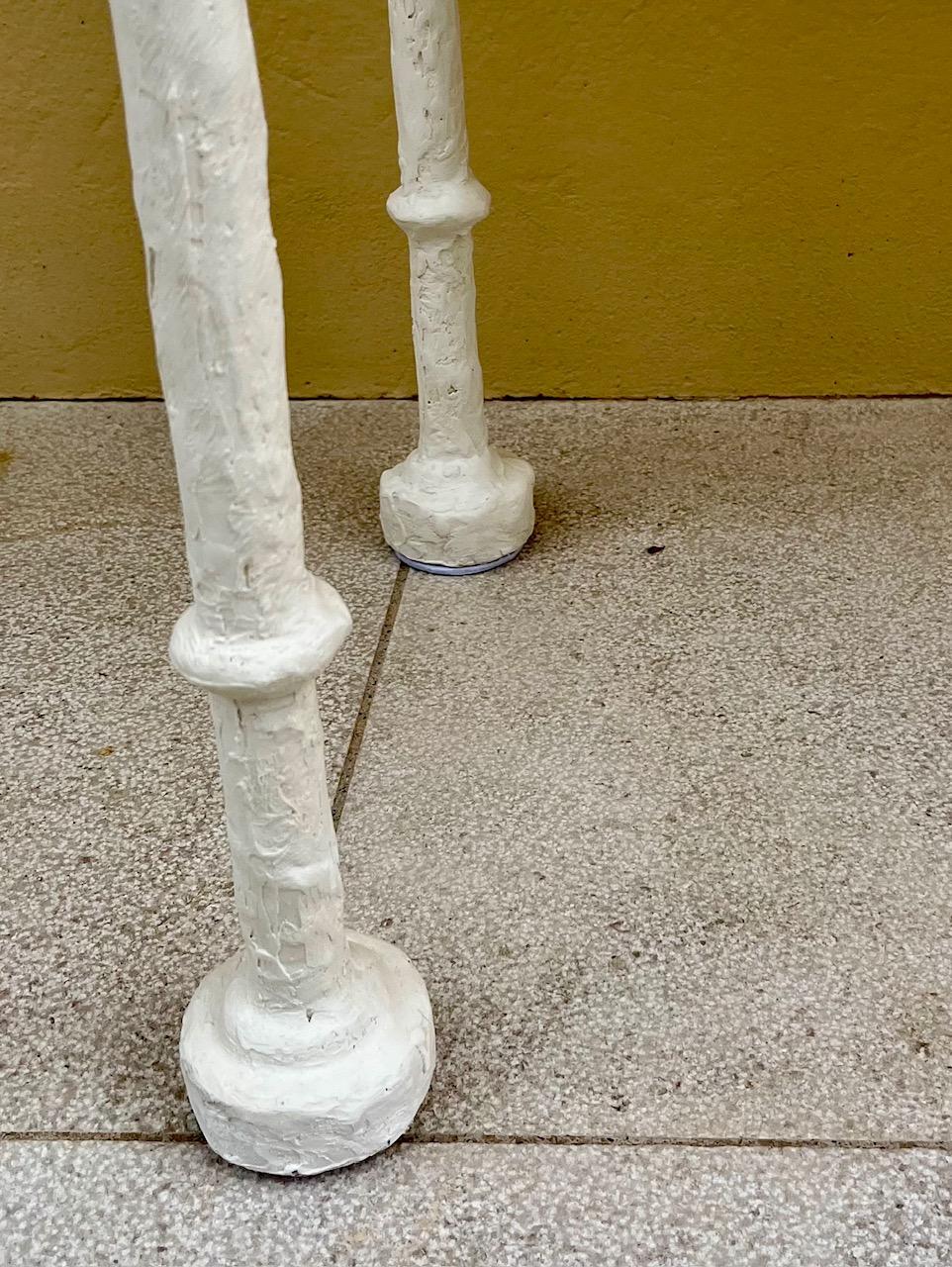 Console en plâtre clouté dans le style de  Giacometti. en vente 3