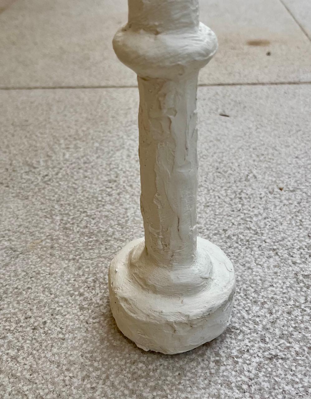 Console en plâtre clouté dans le style de  Giacometti. en vente 4