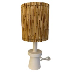 Lampade da tavolo in gesso stuccato con paralume in paglia