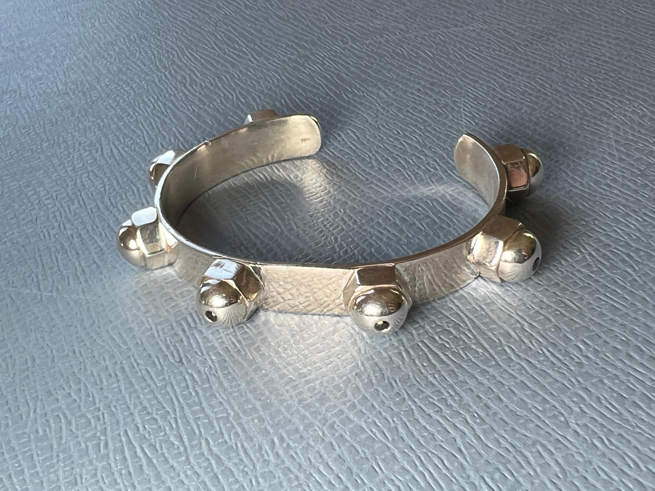 Bracciale con borchia in argento con gemme arcobaleno Chakra Diamante in vendita 5