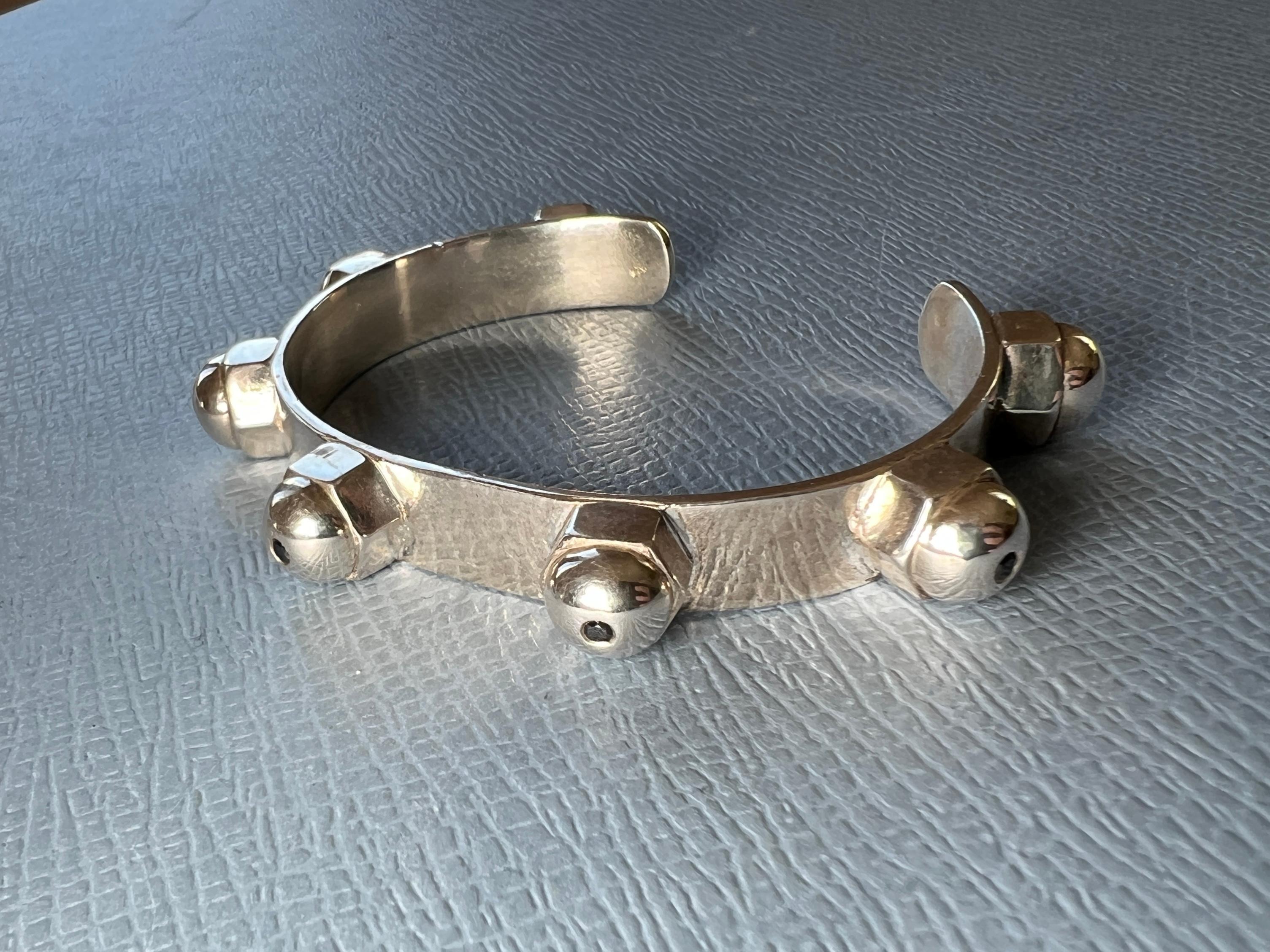 Donna Bracciale con borchia in argento con gemme arcobaleno Chakra Diamante in vendita