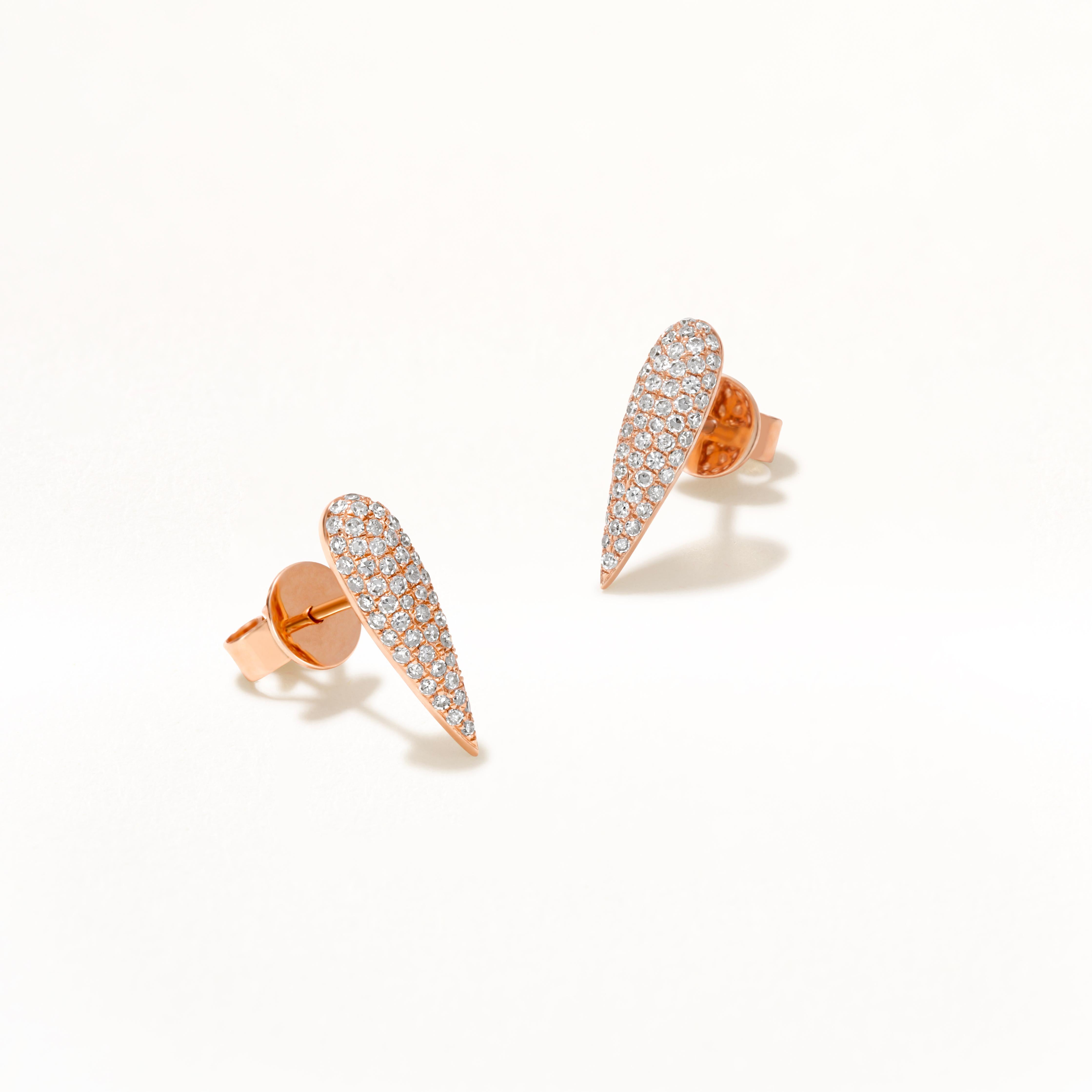 Clous d'oreilles Luxle en or rose 14 carats avec diamants ronds pavés en vente 1