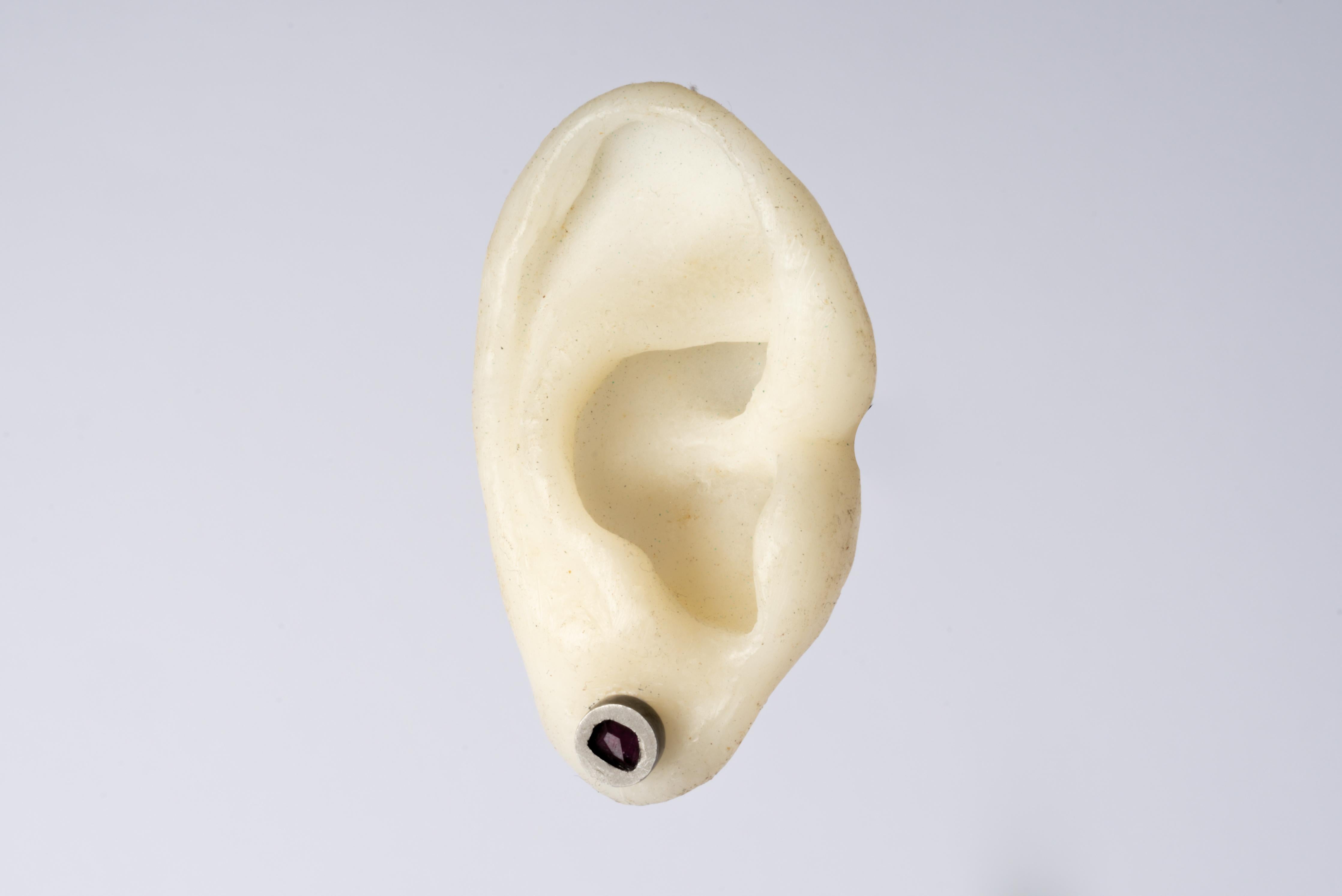 Women's or Men's Stud Earring (0.2 CT, Ruby Slice, DA+RUB) For Sale