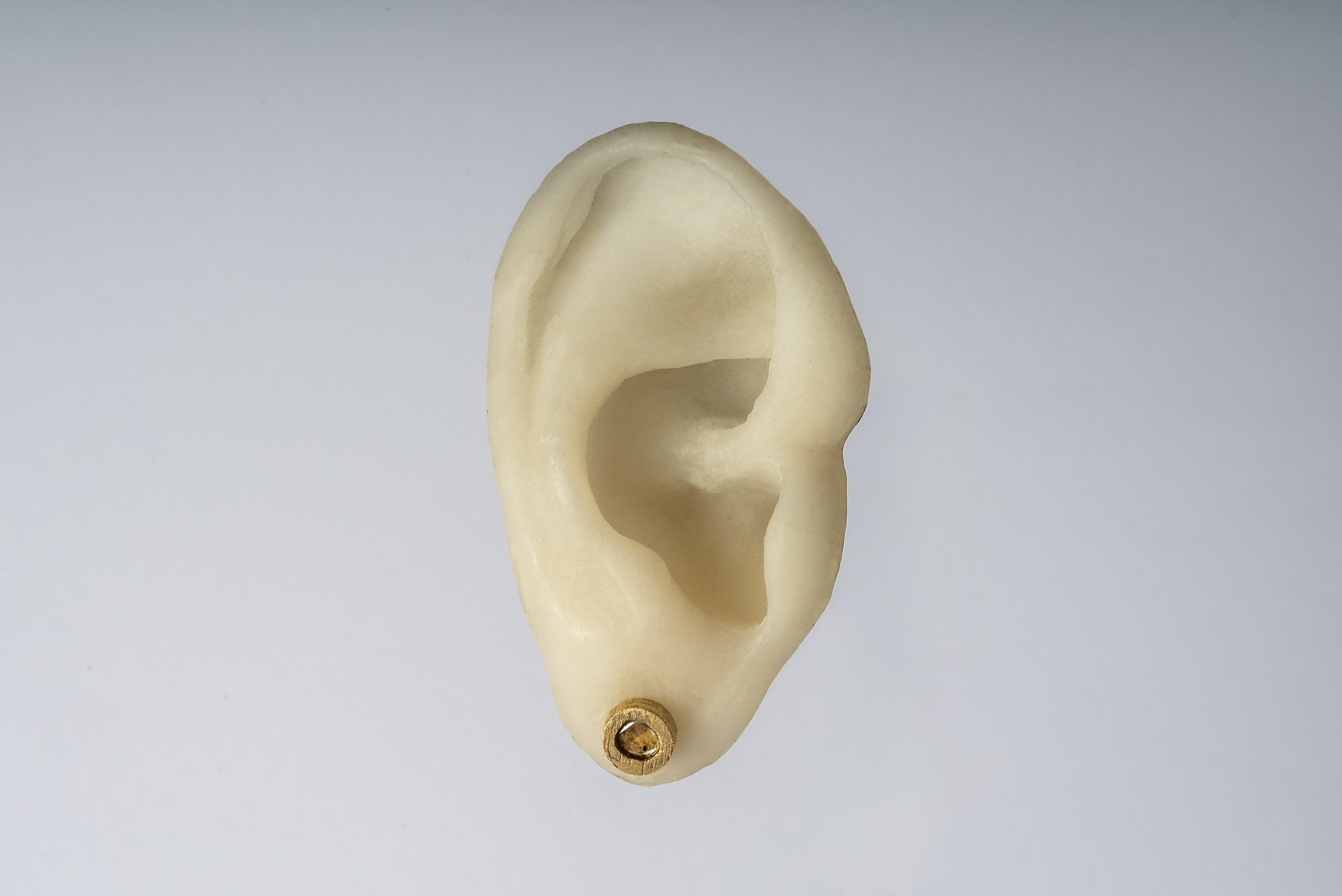 Women's or Men's Stud Earring (0.2 CT, Tiny Faceted Diamond Slab, AGA+FCDIA) For Sale